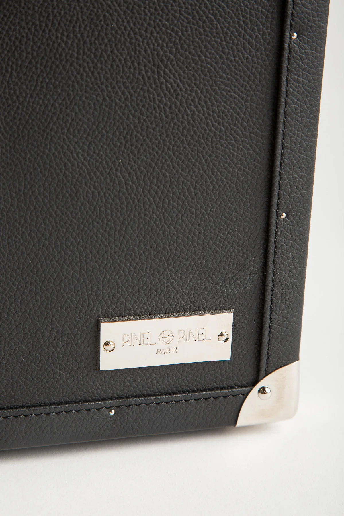 PINEL ET PINEL | WINE CASE - Image 4