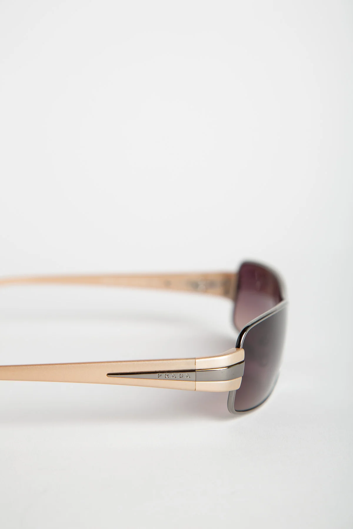 2000'S PRADA SLEEK SPR50 SUNGLASSES - Image 3