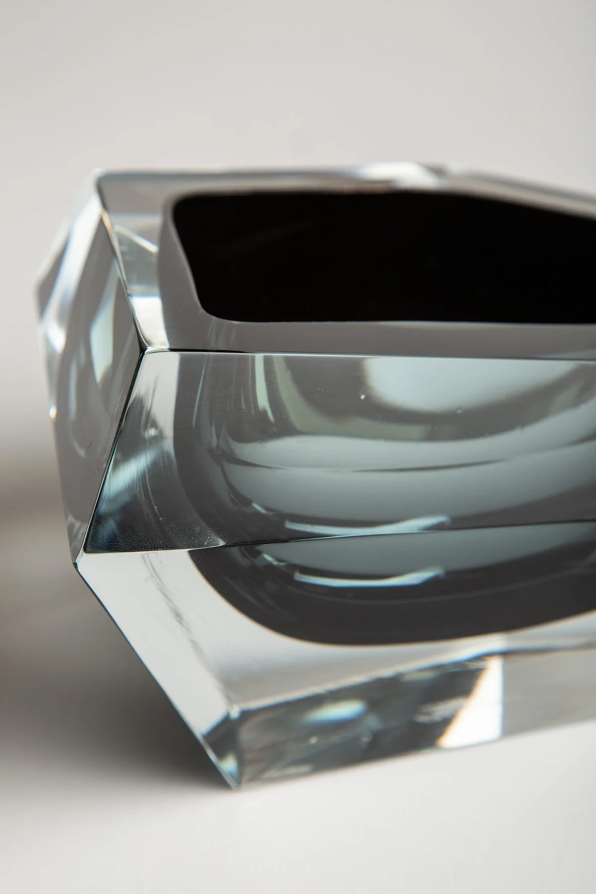 MAXFIELD PRIVATE COLLECTION | PURHO BLACK MURANO GLASS BOWL - Image 5