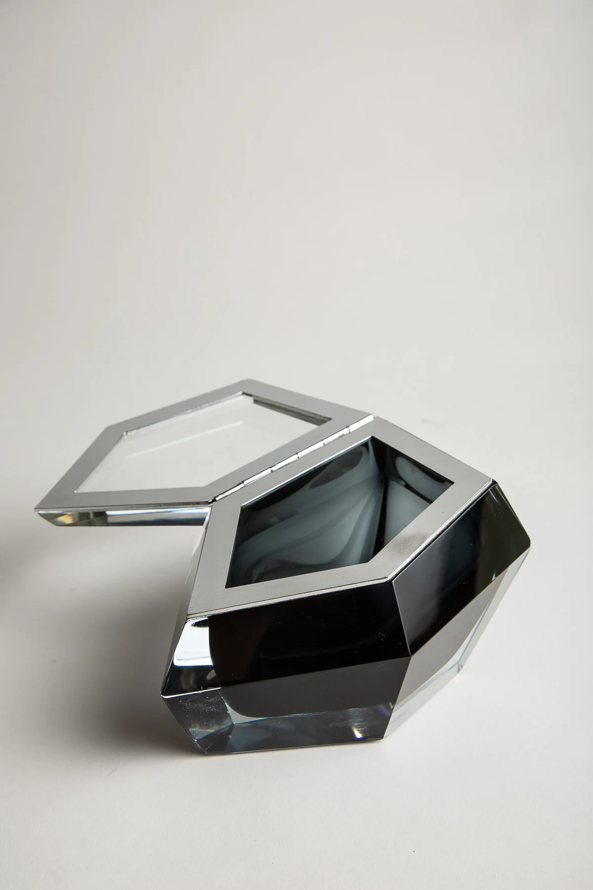 MAXFIELD PRIVATE COLLECTION | PURHO MURANO BLACK GLASS BOX - Image 2