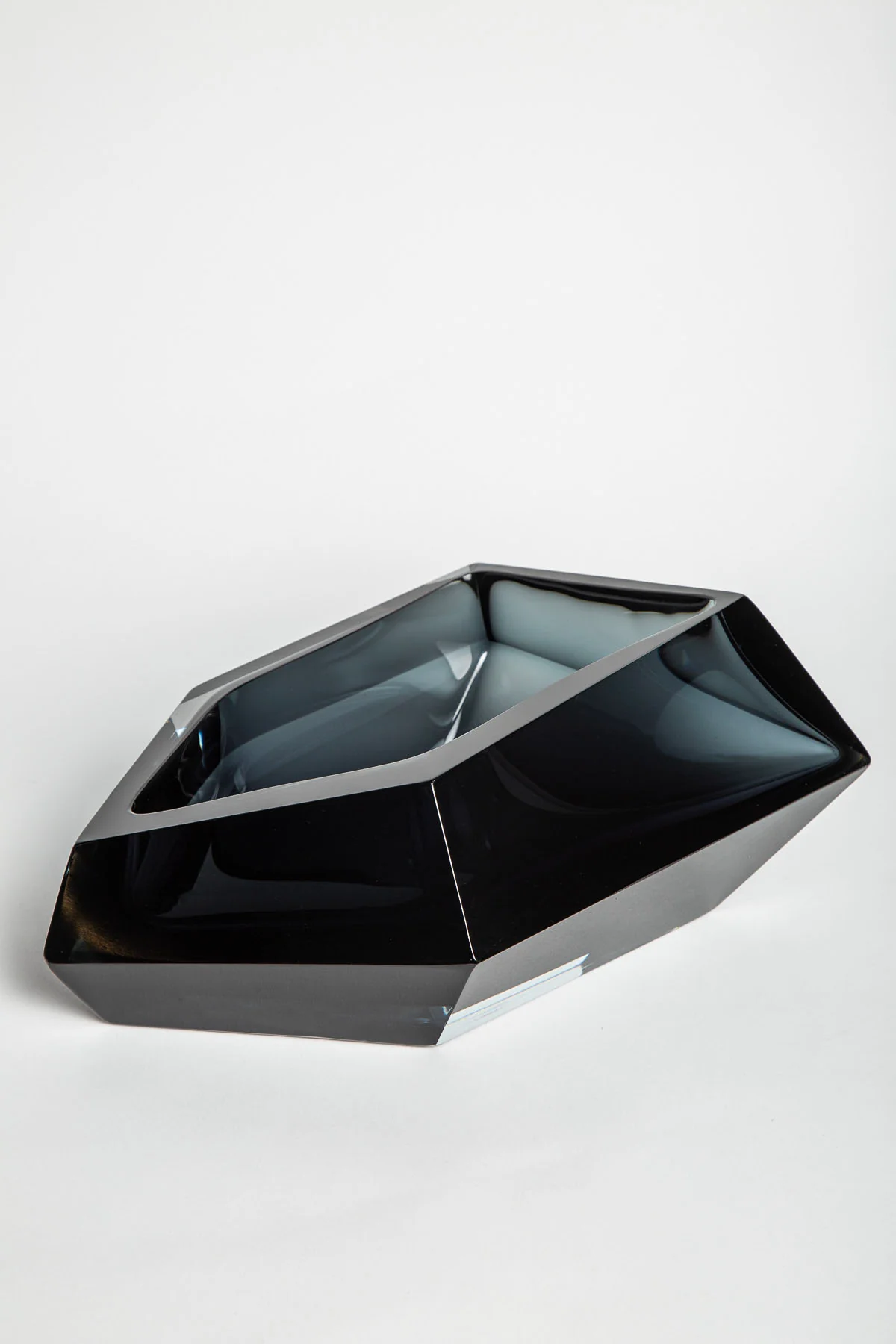 MAXFIELD PRIVATE COLLECTION | LARGE PURHO MURANO BLACK GLASS BOWL - Image 5