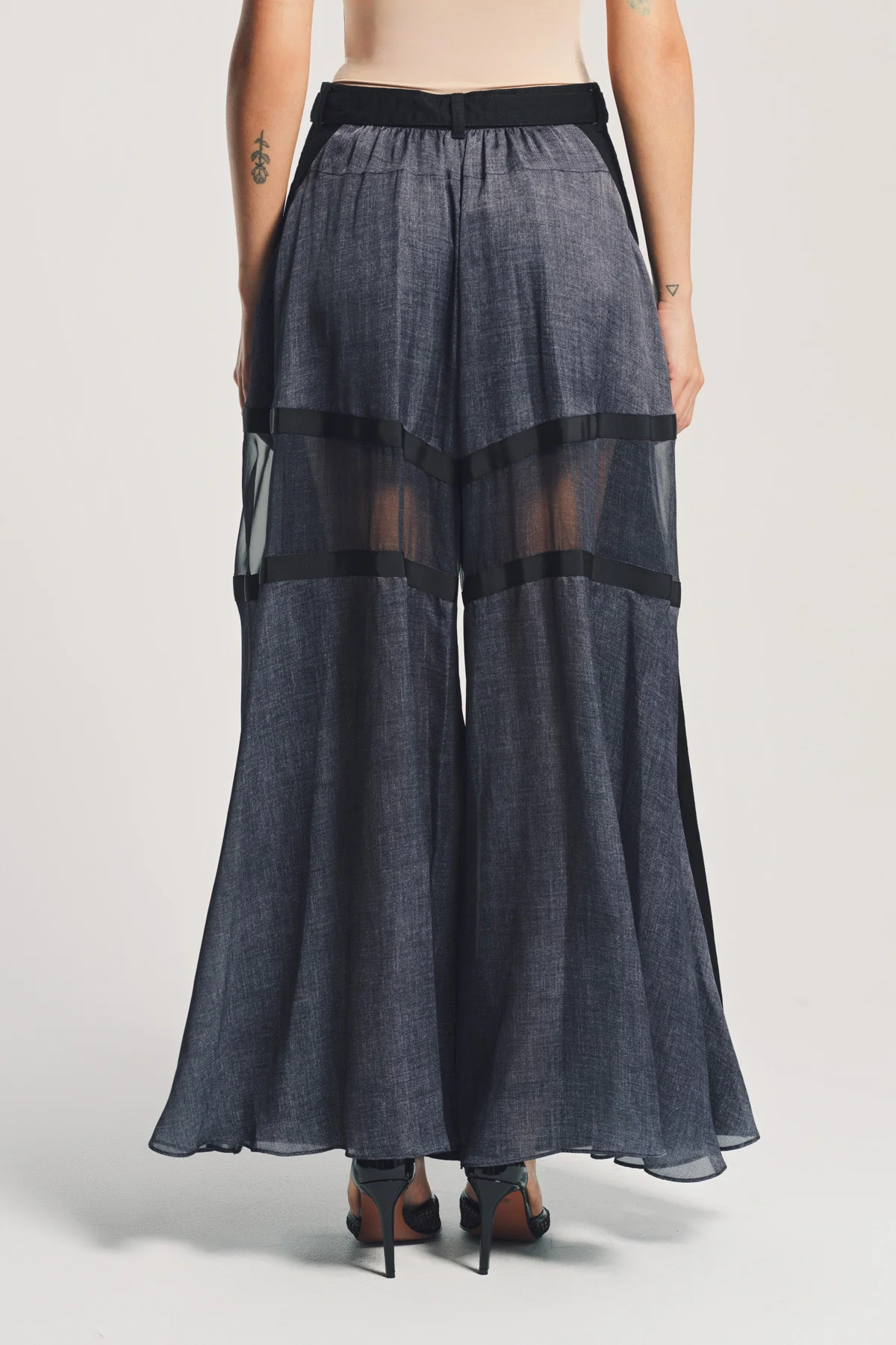 SACAI | PANELED DENIM JEANS - Image 4