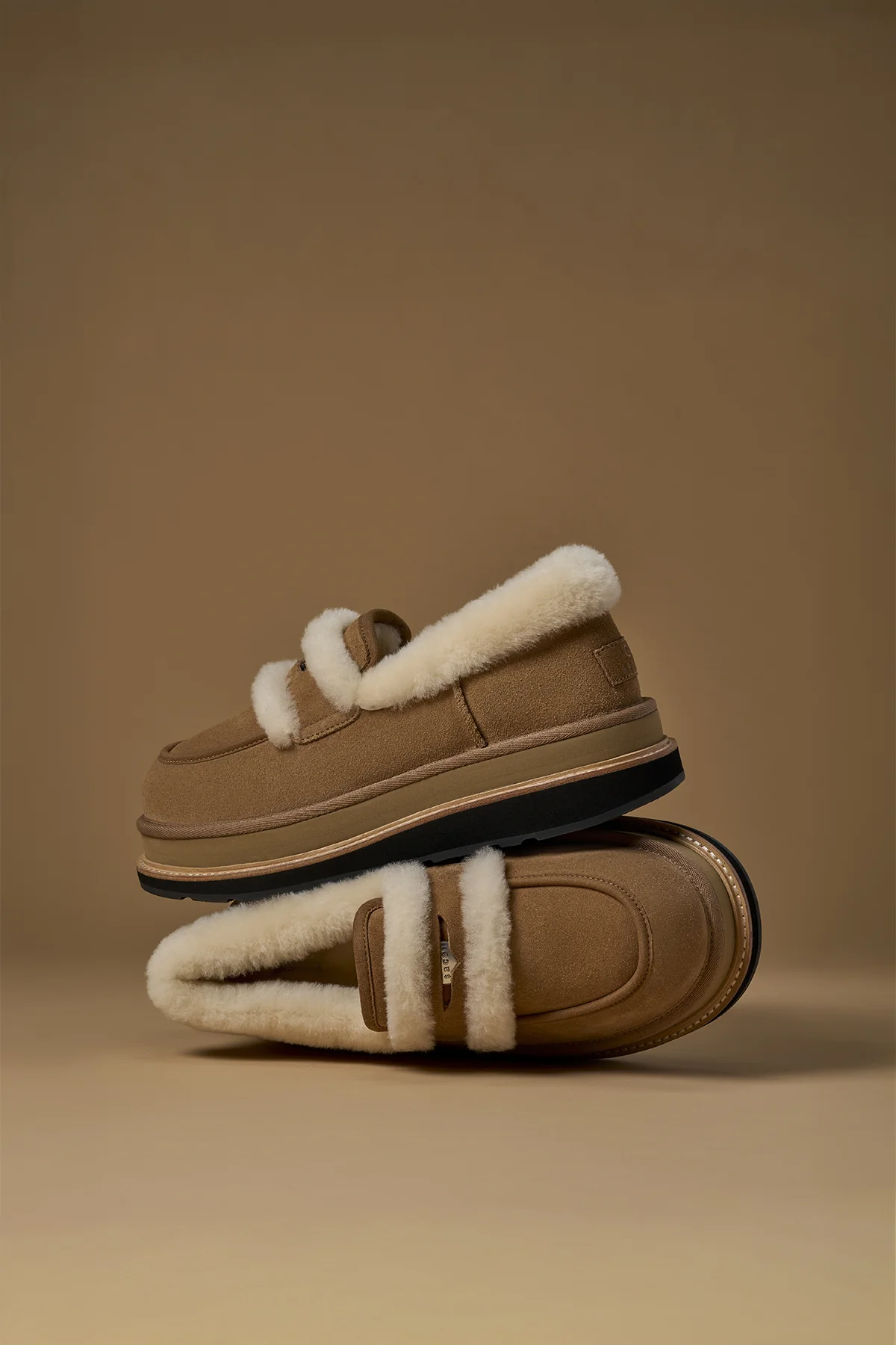 SACAI | WOMEN'S UGG LOAFERS - Image 2