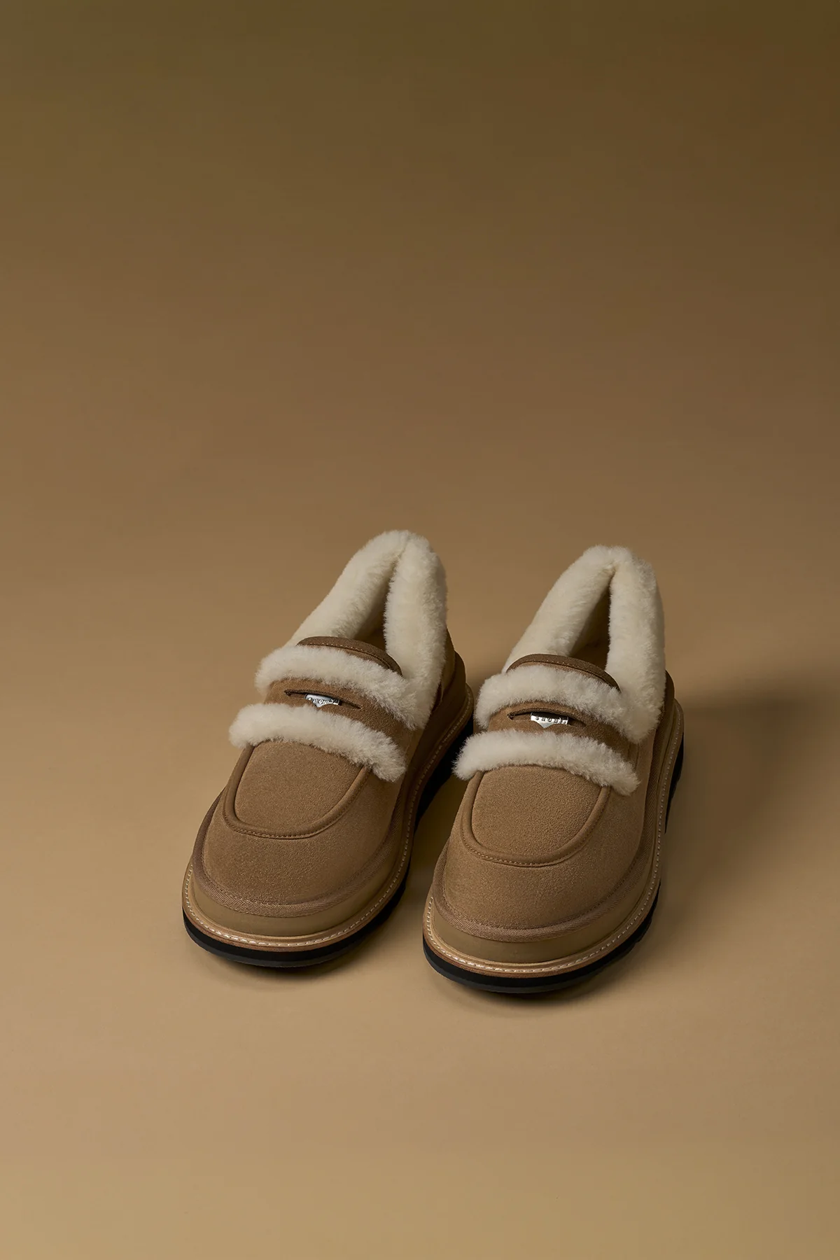 SACAI | WOMEN'S UGG LOAFERS - Image 3
