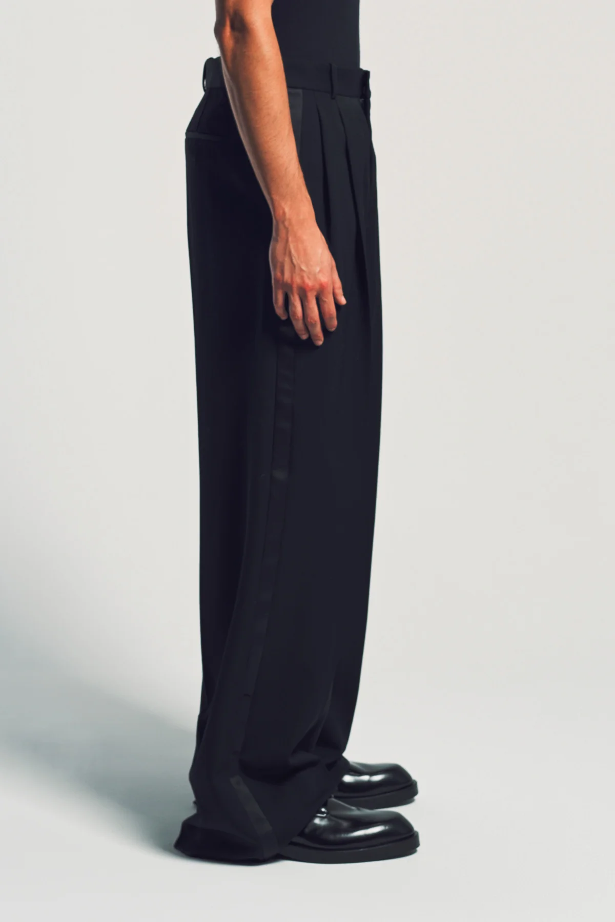 SAINT LAURENT | WIDE-LEG TUXEDO PANTS - Image 5