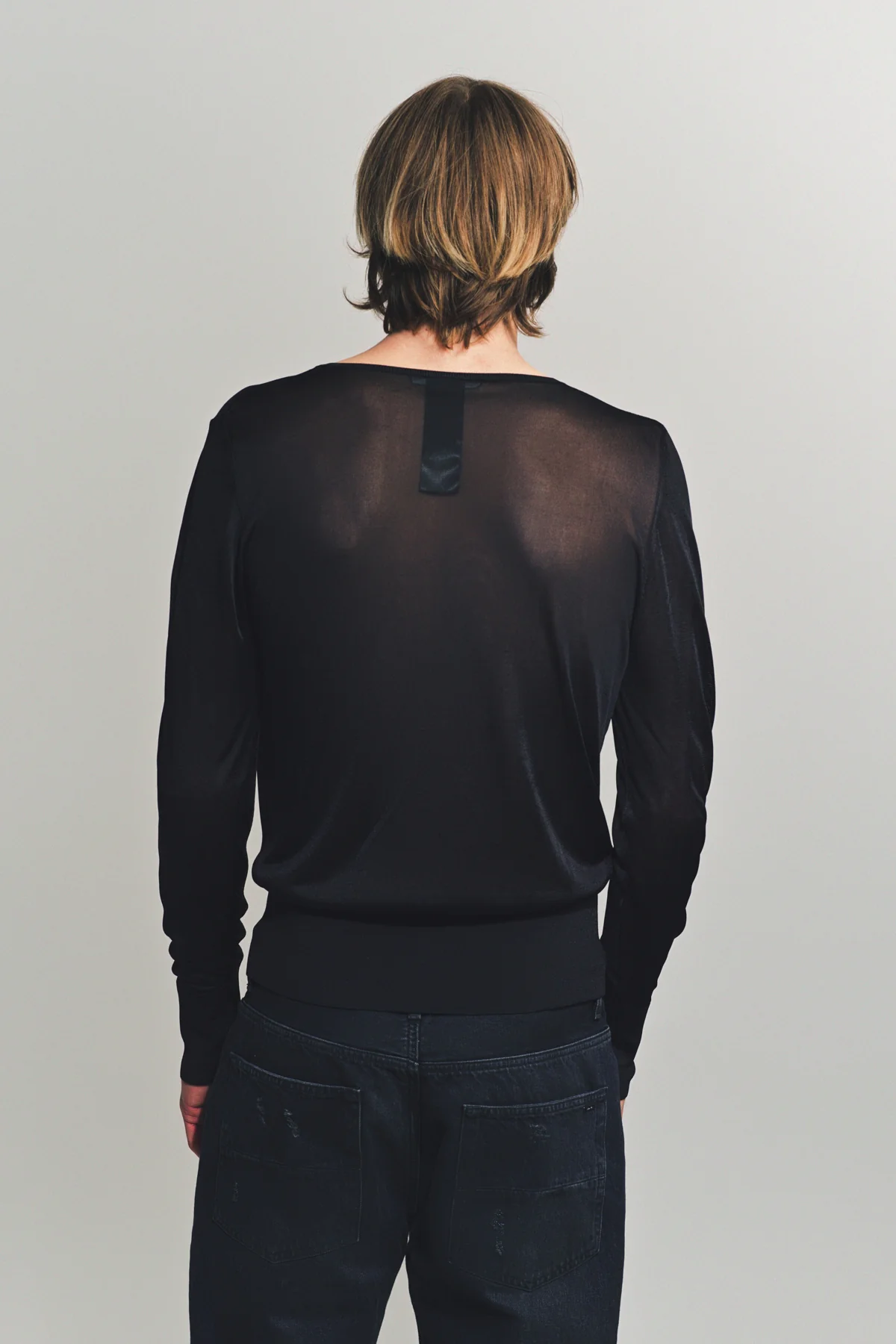 SAPIO | NO. 21 V-STRIPE SWEATER - Image 4