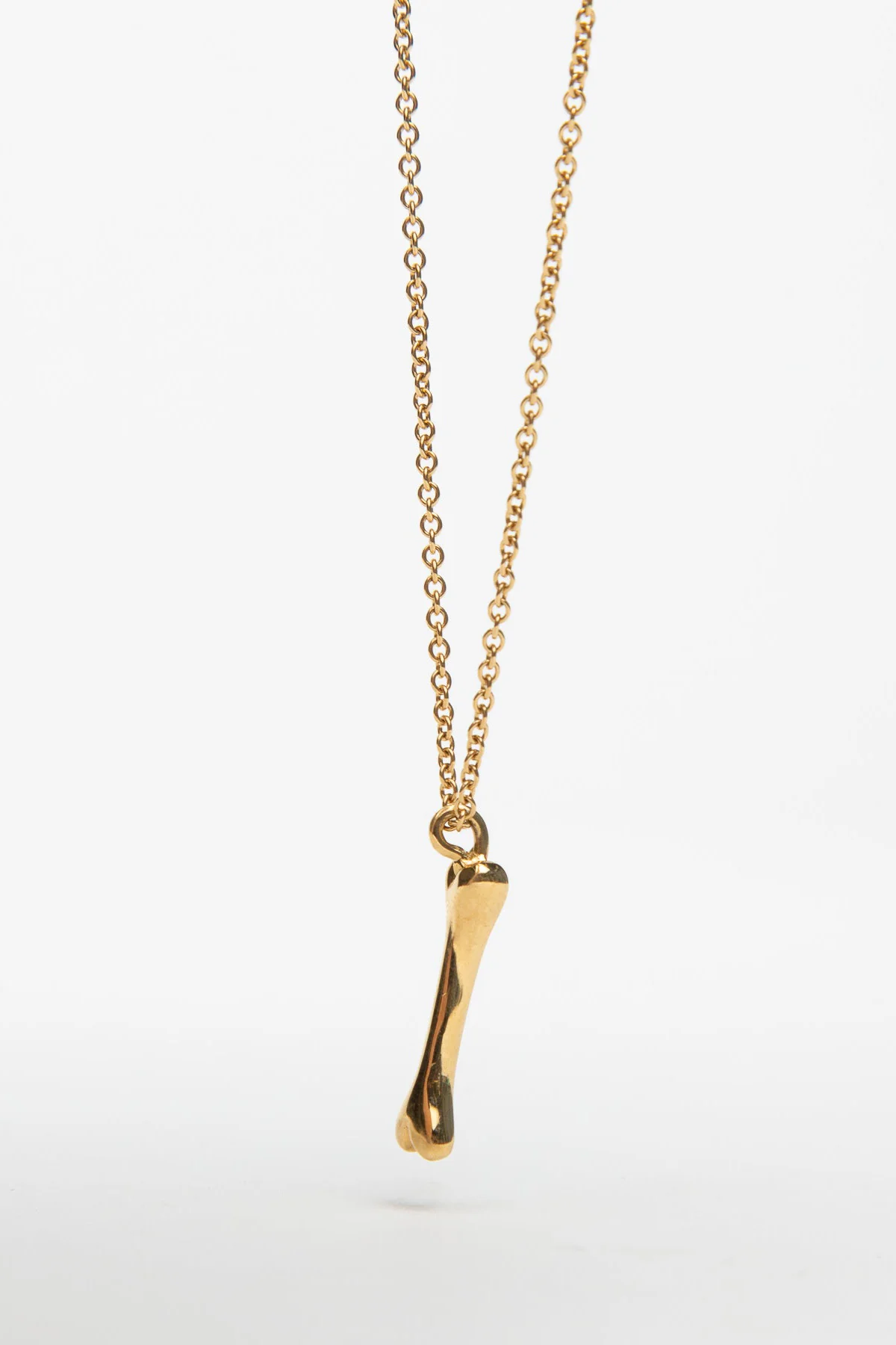 SARAH JANE WILDE | GOLD DOG BONE NECKLACE - Image 3