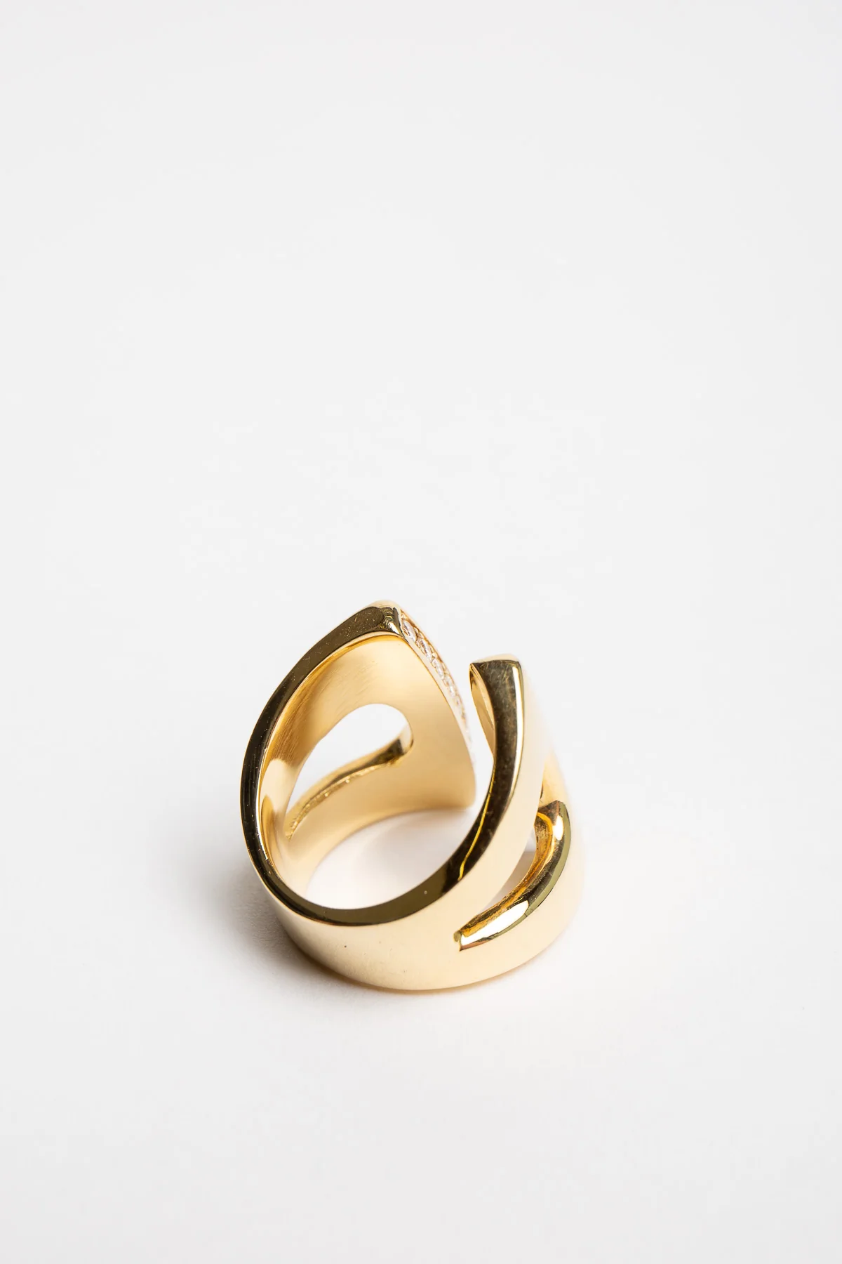 SARAH JANE WILDE | LARGE GOLD & WHITE DIAMOND RING - Image 3