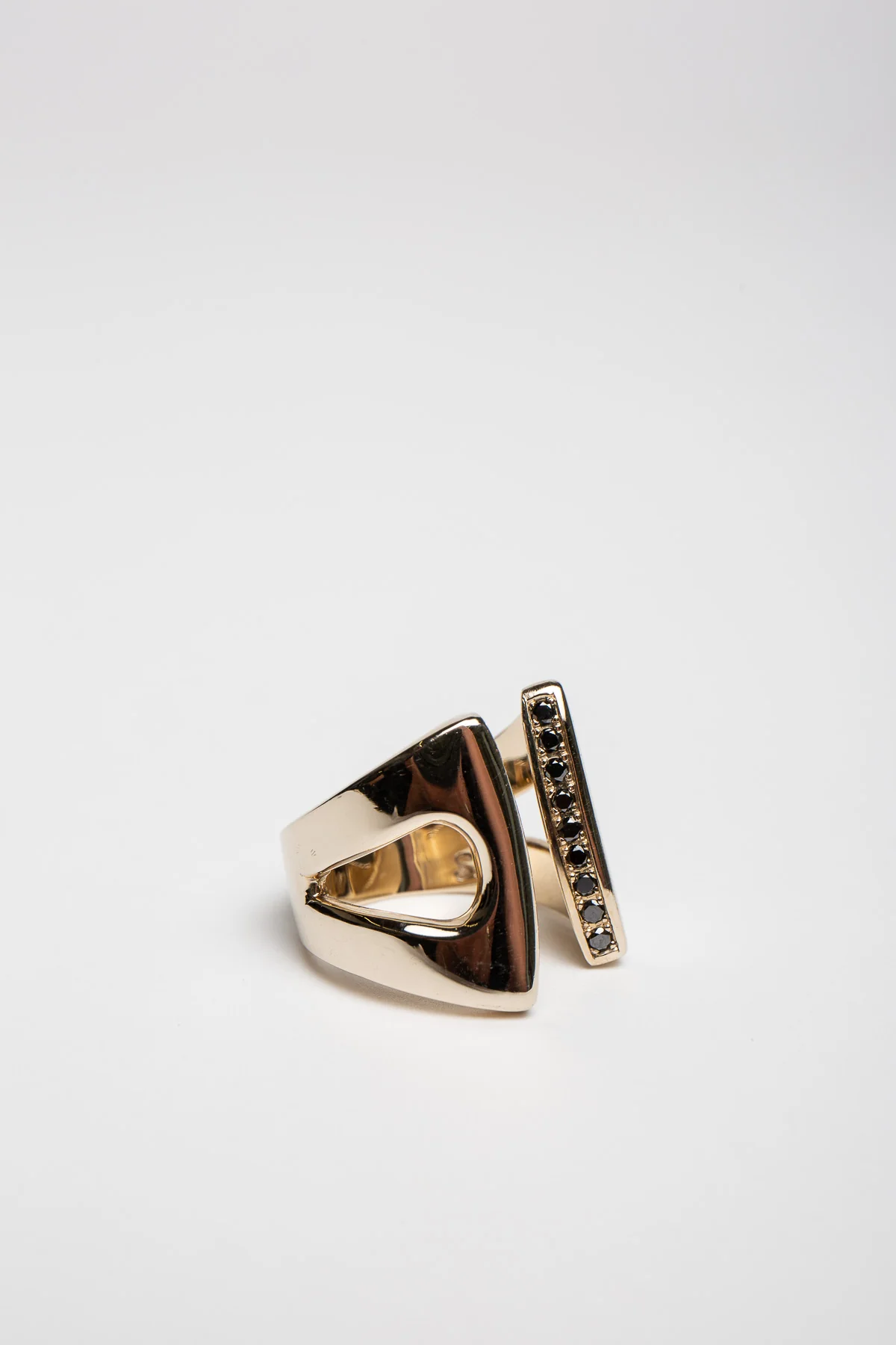 SARAH JANE WILDE | GOLD & BLACK DIAMOND GHOST RING - Image 2