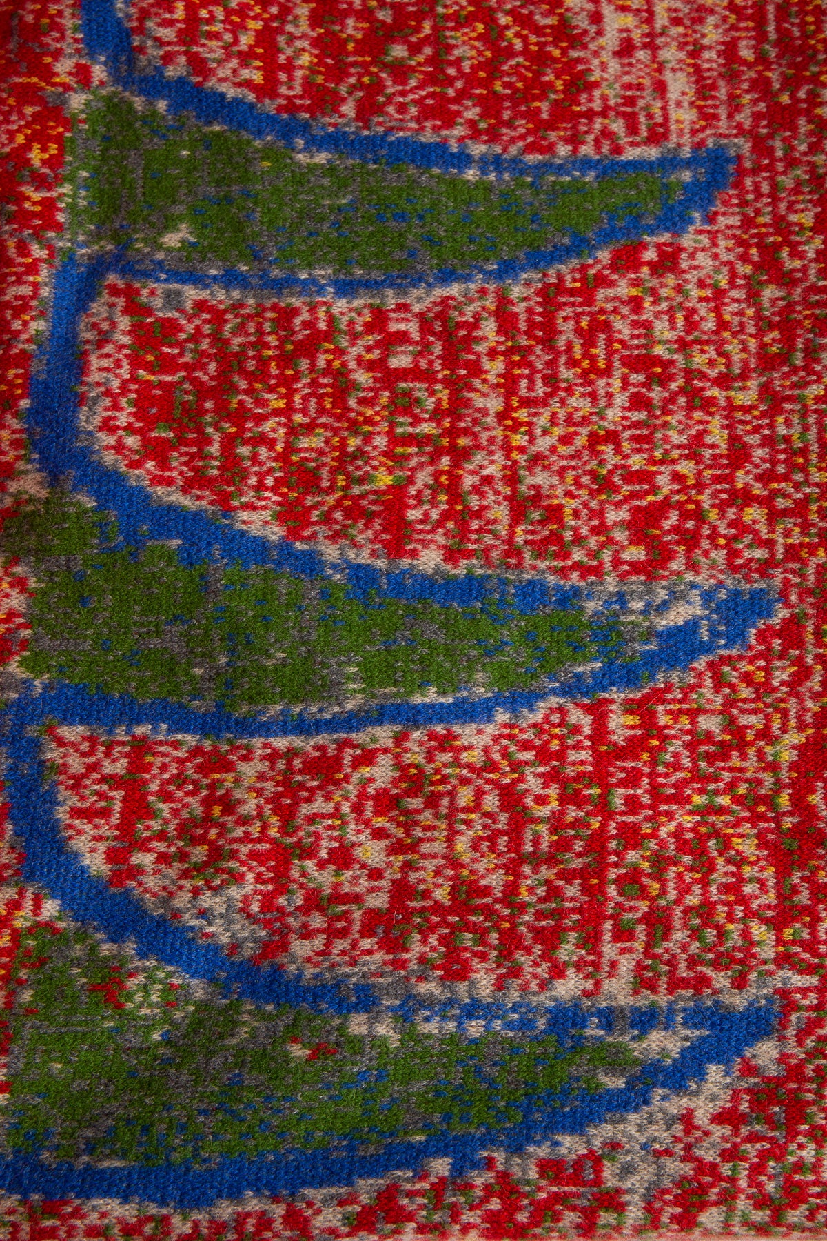 SAVED NEW YORK | RED QUEEN BLANKET - Image 5