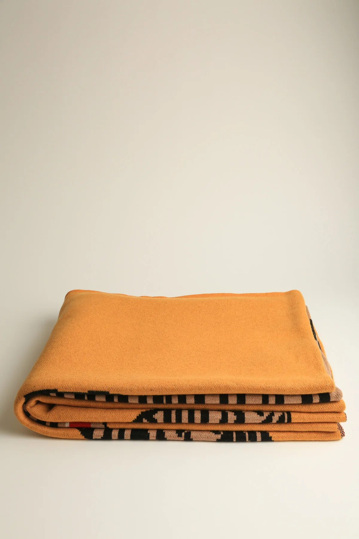 SAVED NEW YORK | TIGER RUG THROW - Image 3