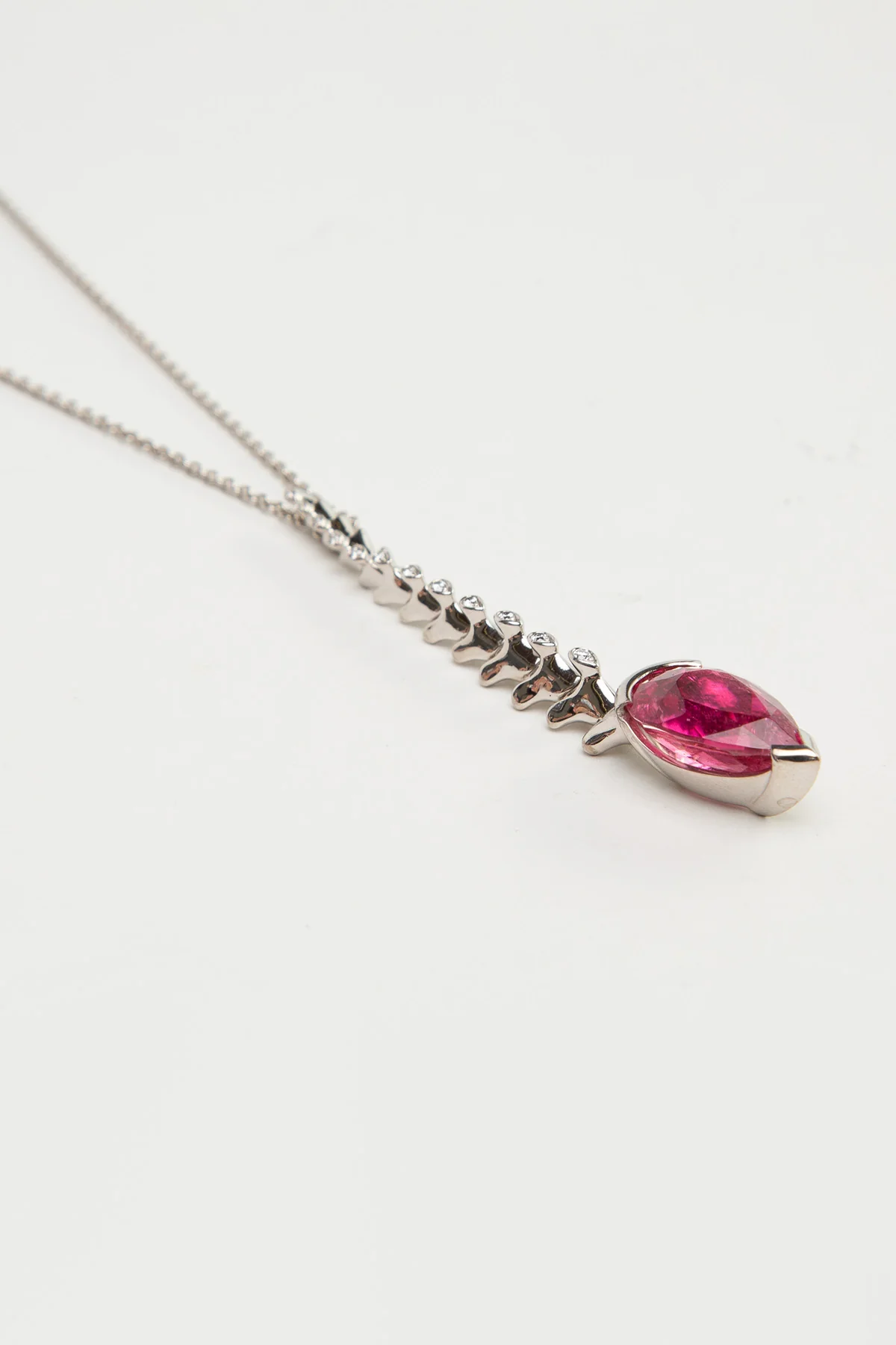 SHAUN LEANE | RUBELITE SPINE DIAMOND NECKLACE - Image 3