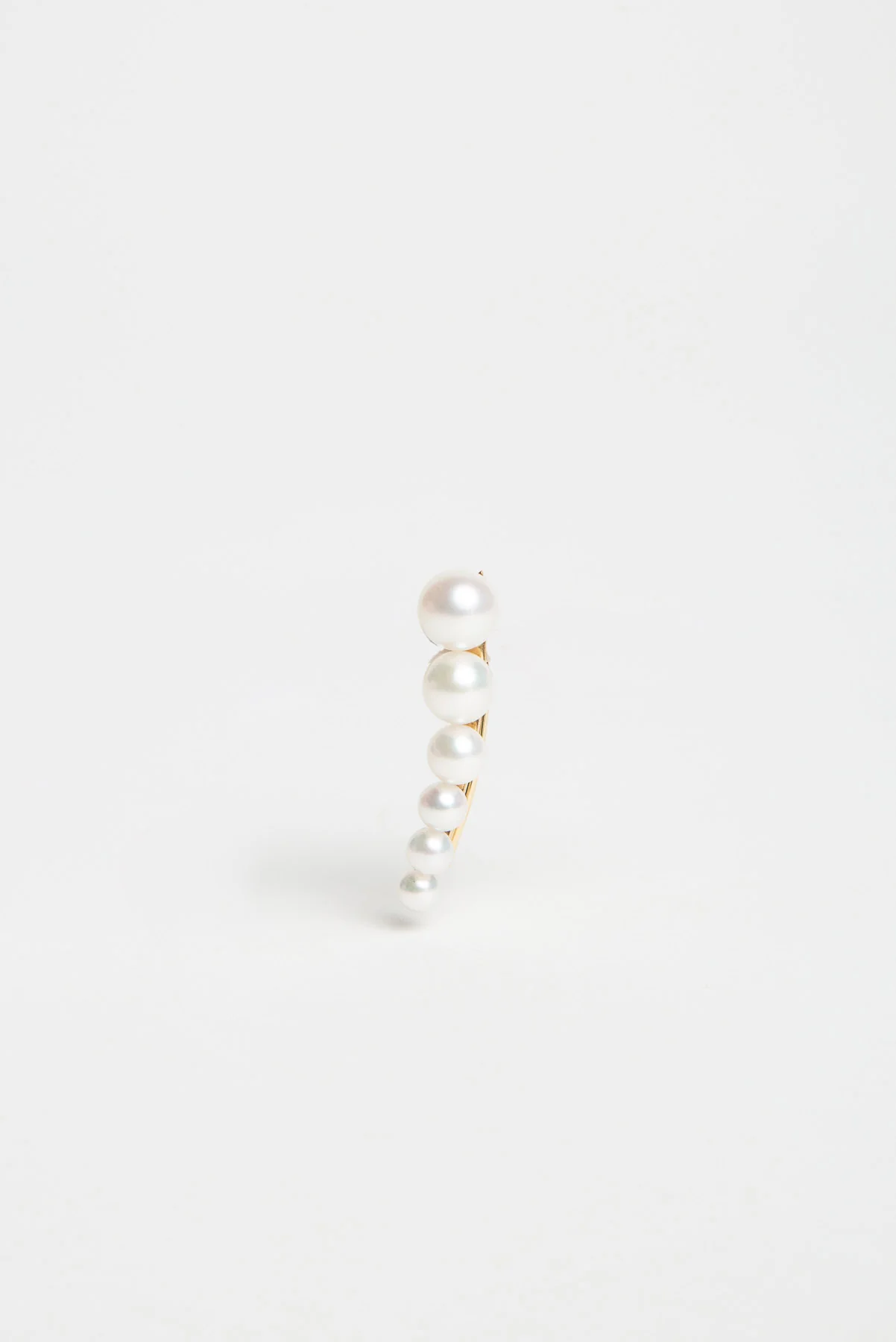 SOPHIE BILLE BRAHE | CROISSANT DE PEARL EAR CLIMBER