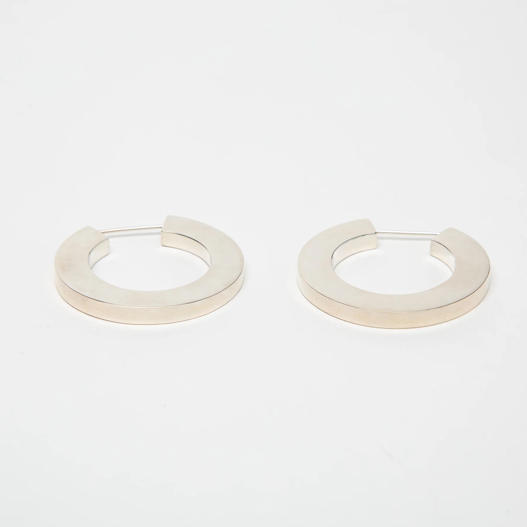 SOPHIE BUHAI | MEDIUM FLAT HOOP EARRINGS - Image 3