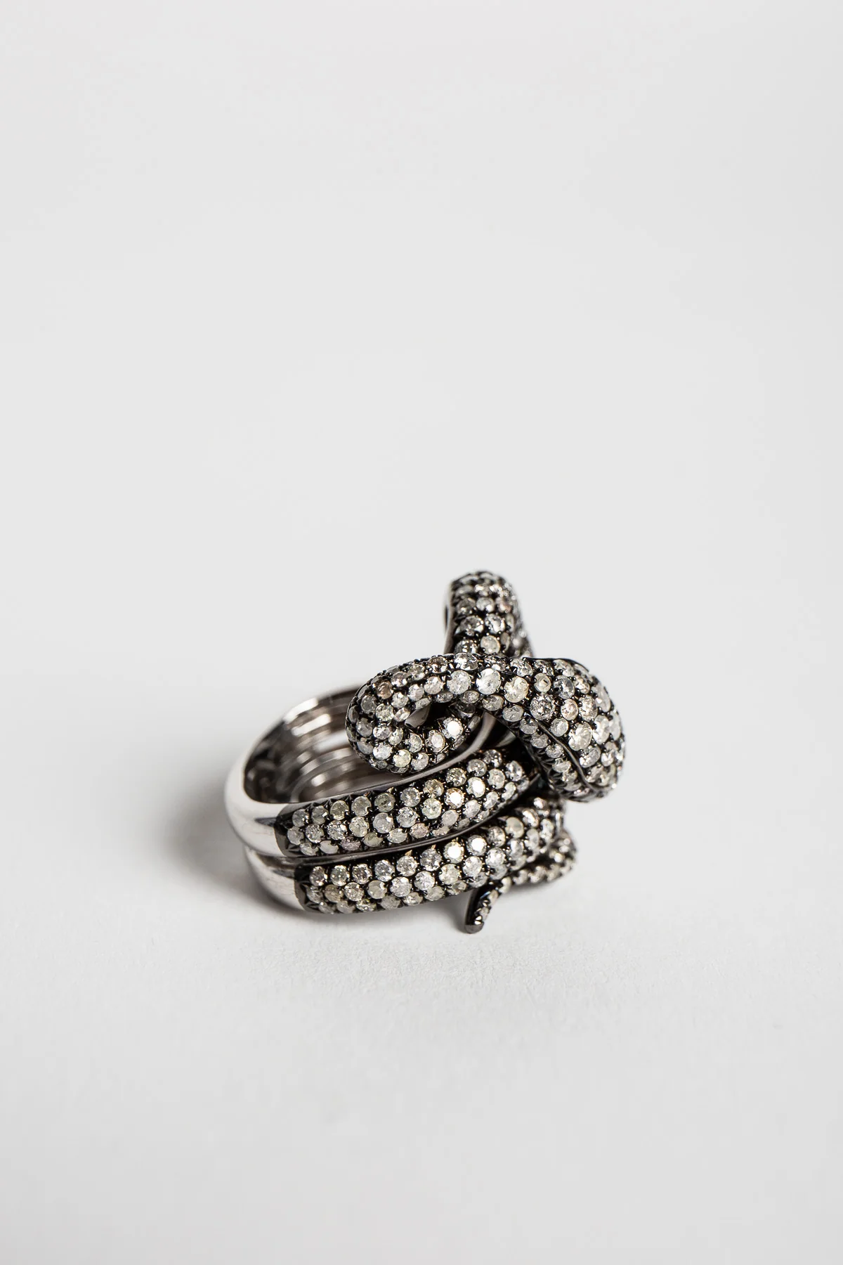 STEFERE | 18K WHITE GOLD 332 DIAMOND SNAKE RING - Image 3