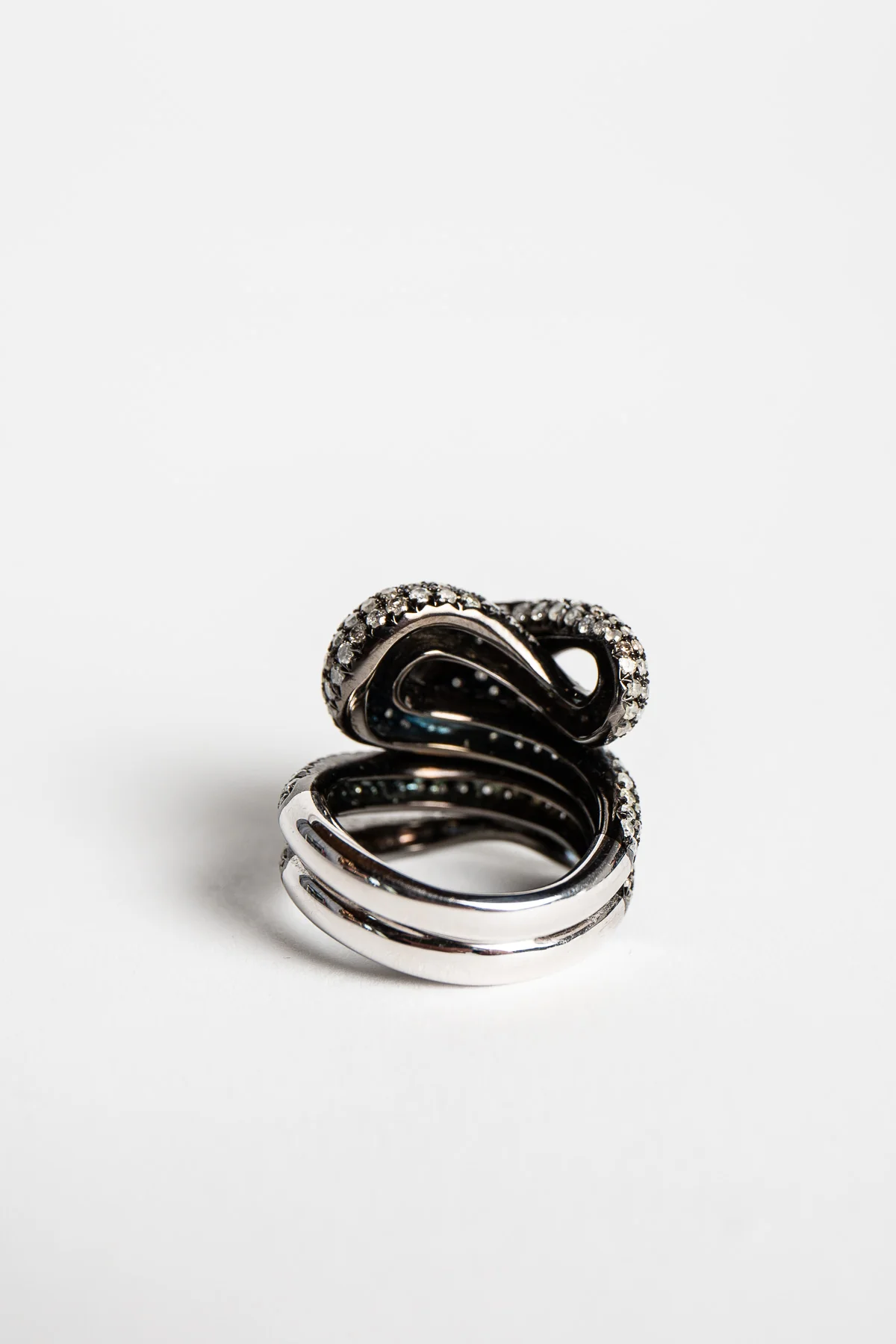 STEFERE | 18K WHITE GOLD 332 DIAMOND SNAKE RING - Image 4