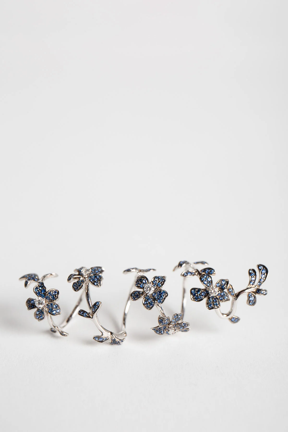 STEFERE | WHITE GOLD & BLUE SAPPHIRE RING