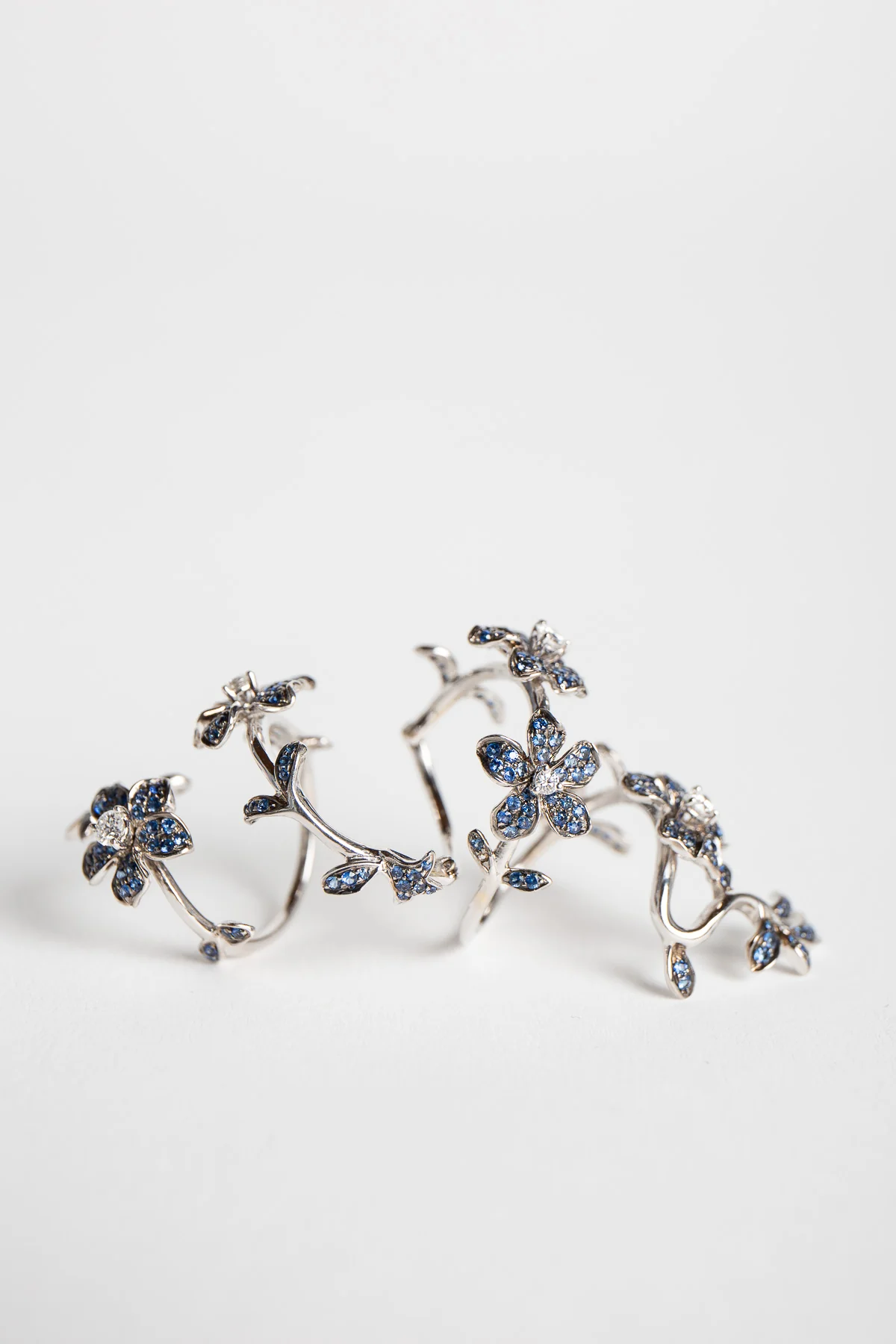 STEFERE | WHITE GOLD & BLUE SAPPHIRE RING - Image 2