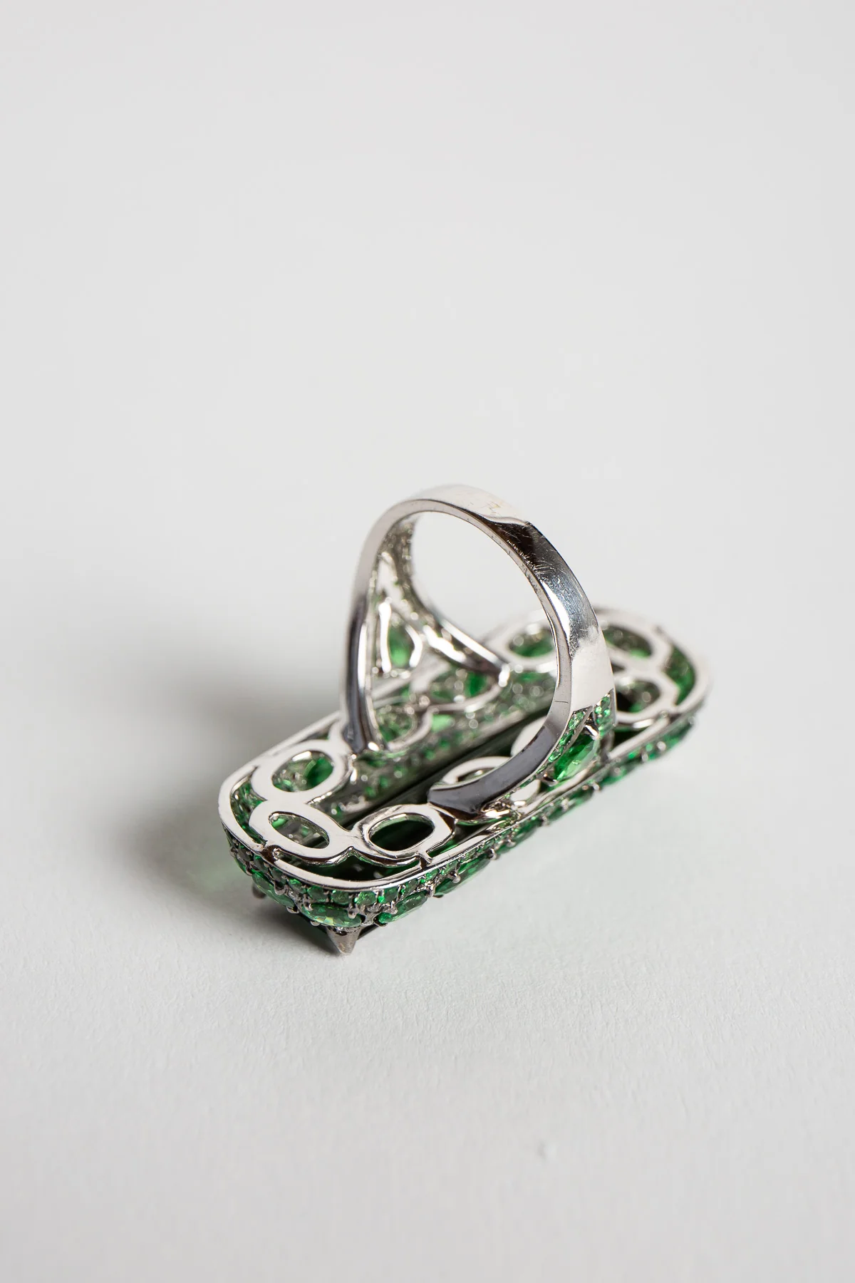 STEFERE | WHITE GOLD, DIAMOND, TOURMALINE, & GREEN GARNET RING - Image 4