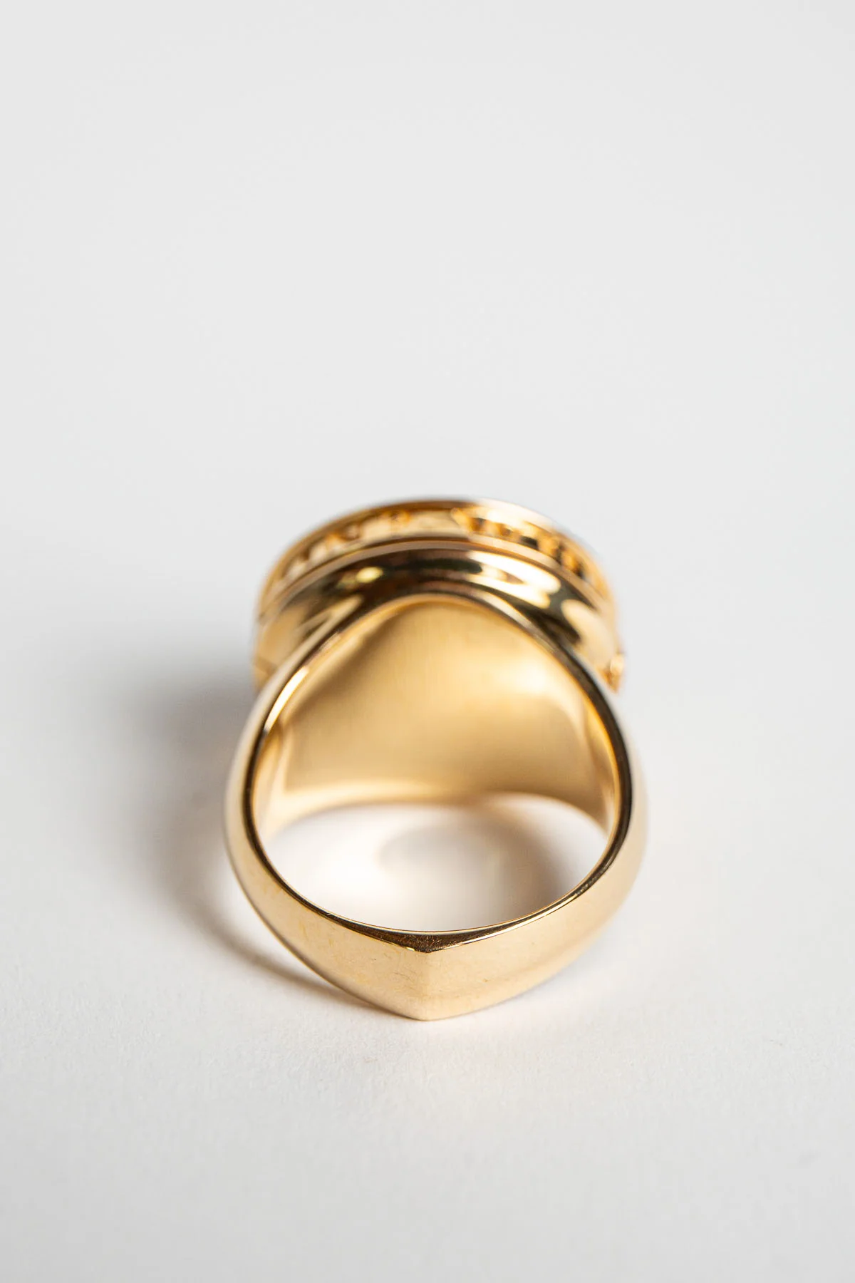 STEPHEN WEBSTER | 18K YELLOW GOLD POISON SKULL RING - Image 6