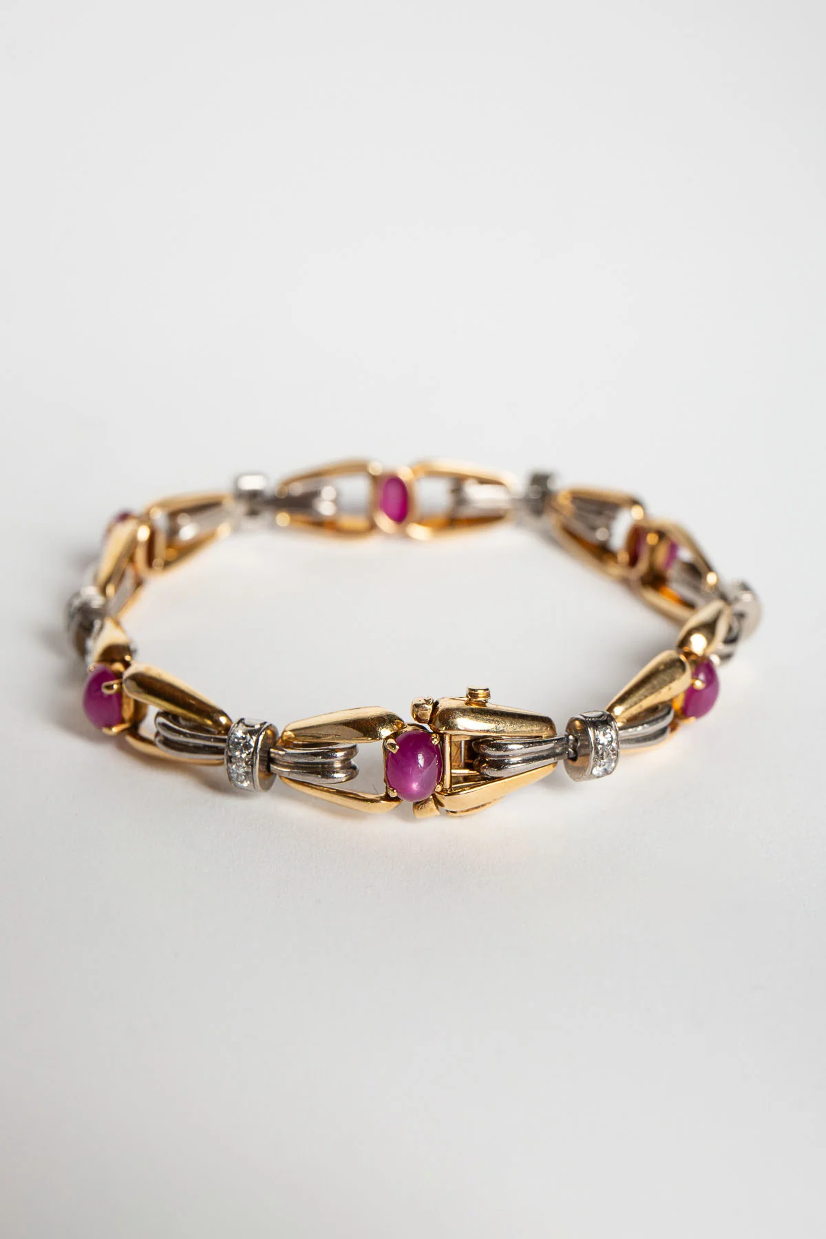 TIFFANY & CO. | VINTAGE RUBY & DIAMOND BRACELET - Image 2