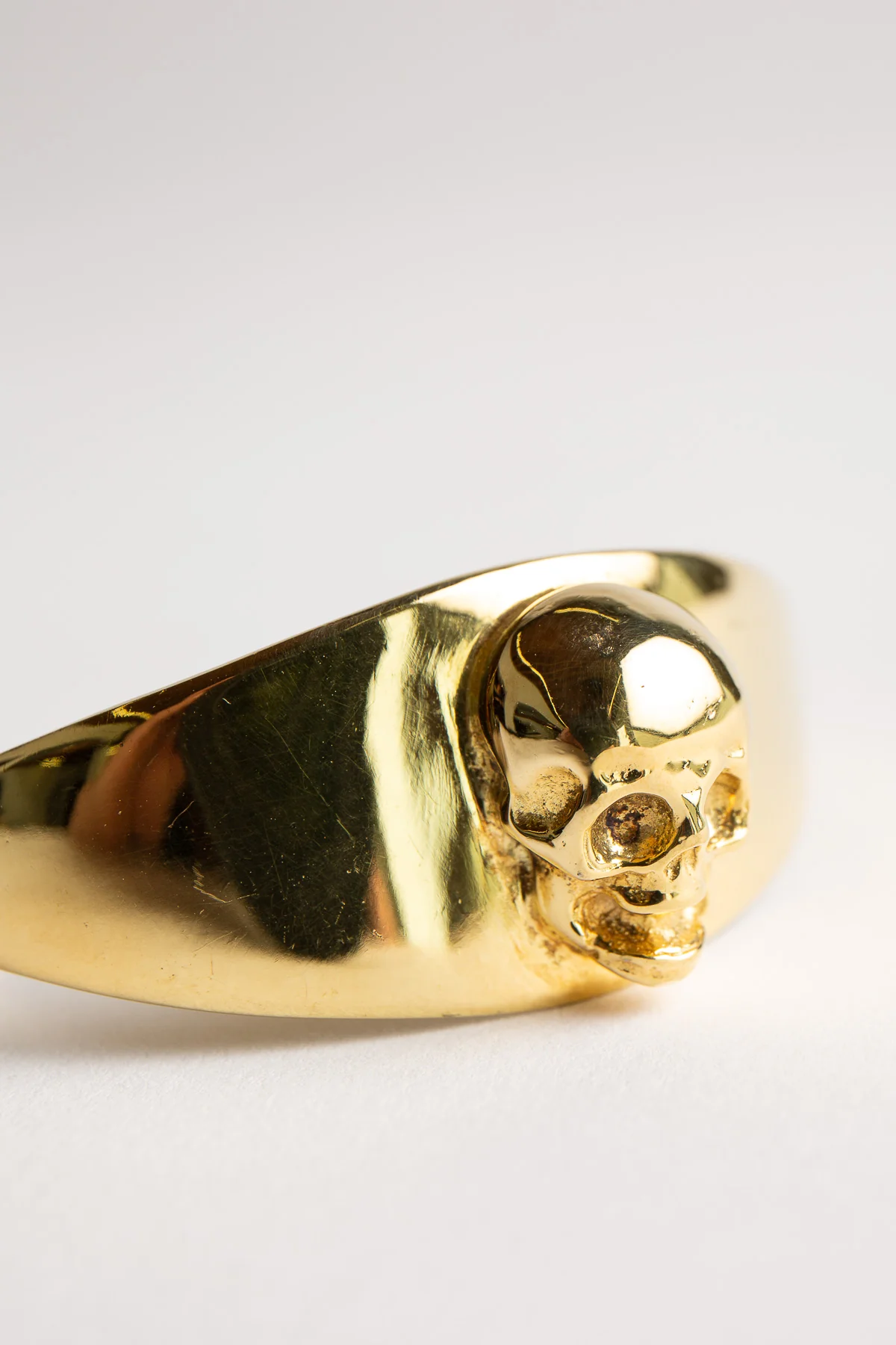 TOM BINNS | SMALL GOLD SKULL CUFF - Image 5