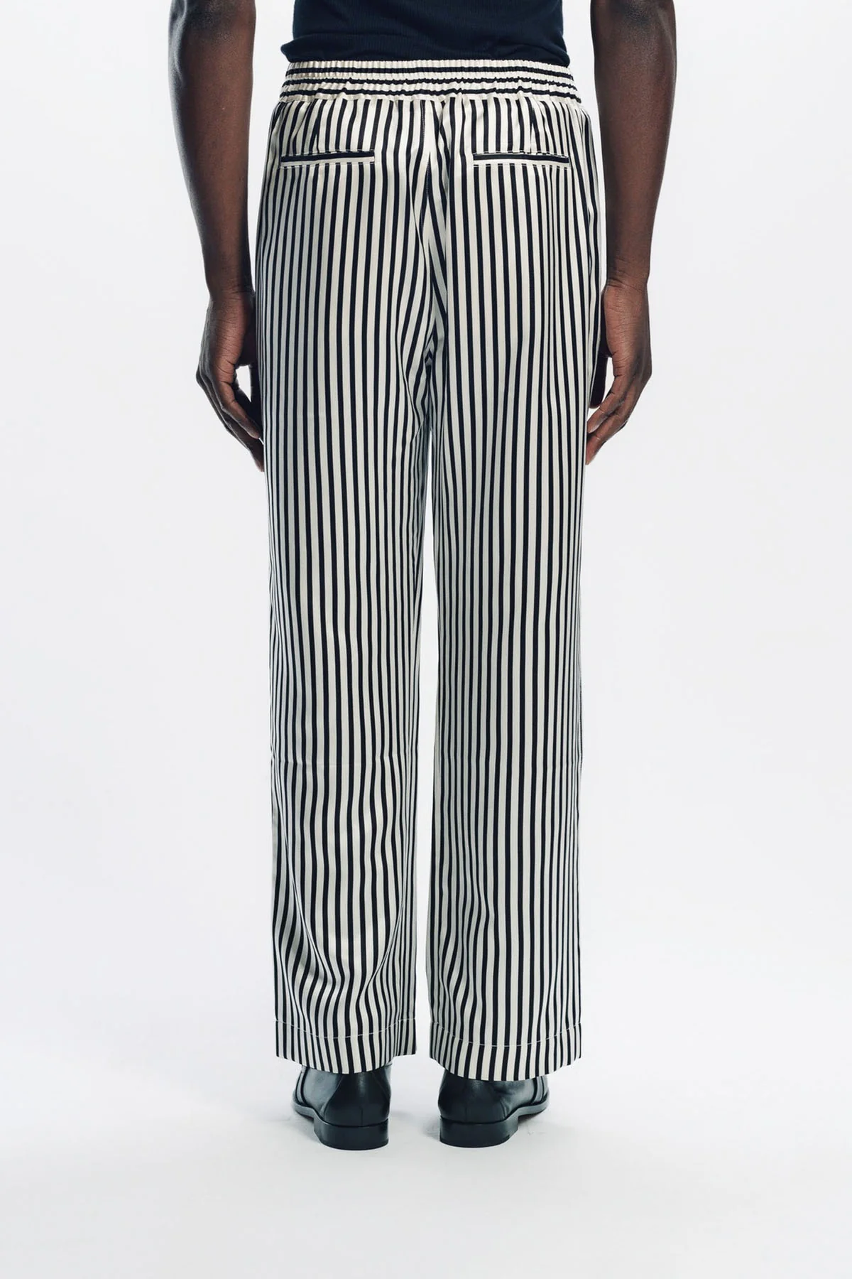 TOM FORD | BATON STRIPE FLUID SILK PLEATED LOUNGE PANTS - Image 4