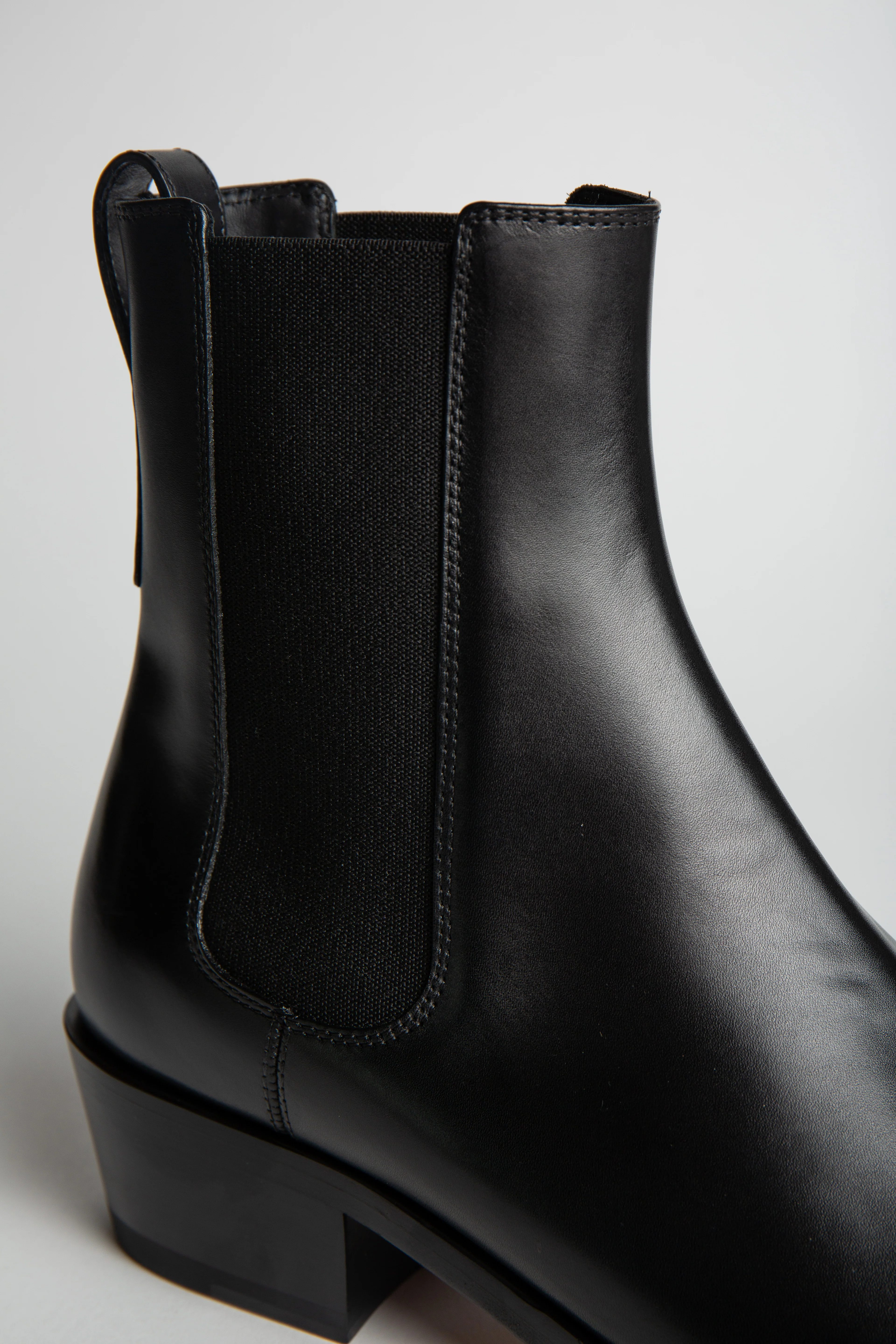 TOM FORD | BURNISHED LEATHER CHELSEA BOOTS - Image 5