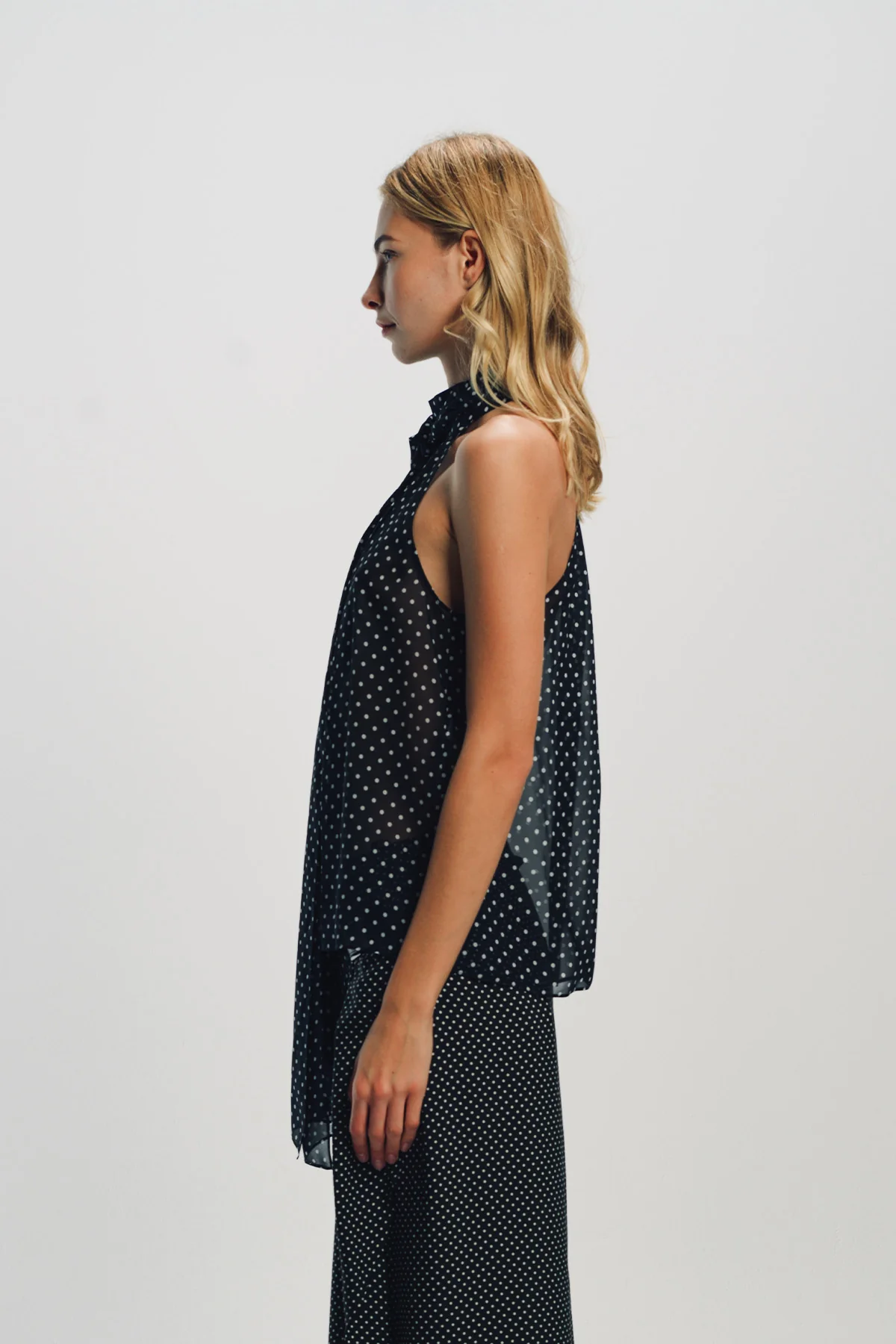 TOM FORD | POLKA DOT SILK GEORGETTE HALTERNECK LAVALLIERE TOP WITH PLISSE DETAIL - Image 3