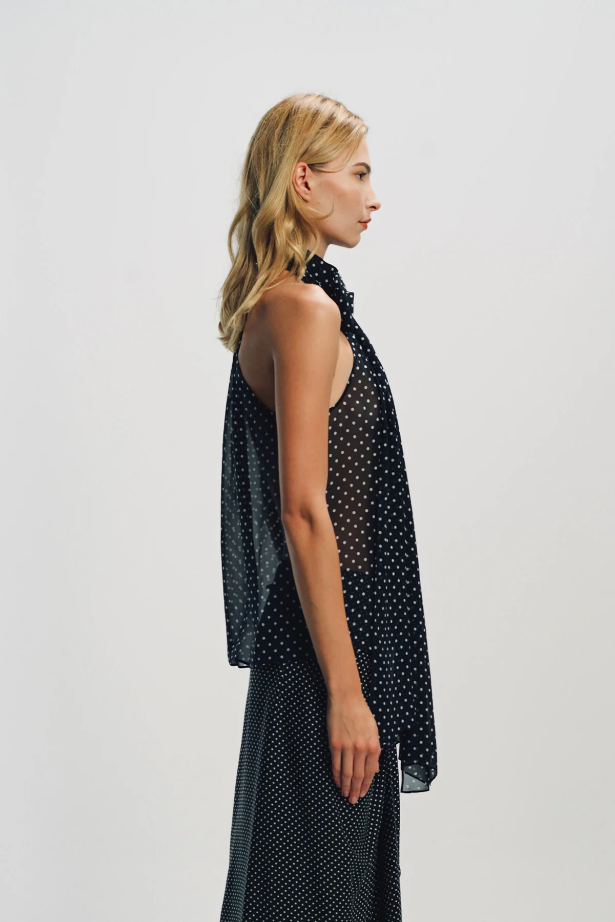 TOM FORD | POLKA DOT SILK GEORGETTE HALTERNECK LAVALLIERE TOP WITH PLISSE DETAIL - Image 5