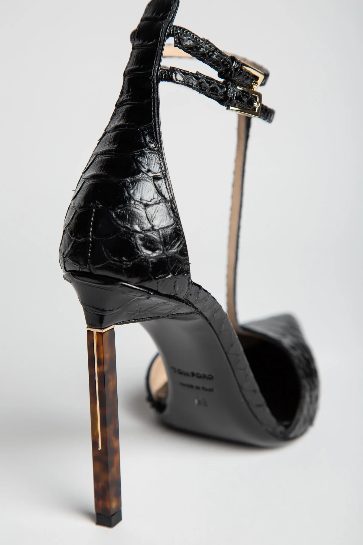 TOM FORD | PRINTED PYTHON PUMPS - Image 5