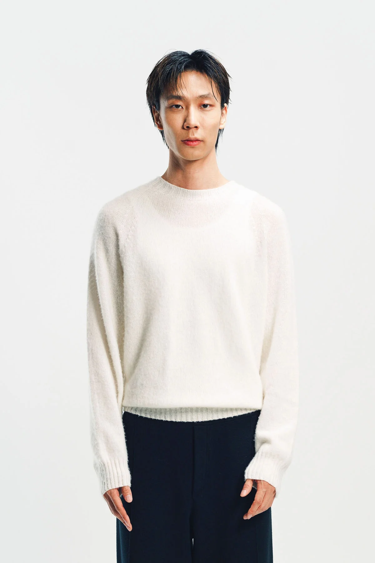 TOM FORD | SCOTTISH TEASEL CASHMERE CREWNECK SWEATER - Image 2