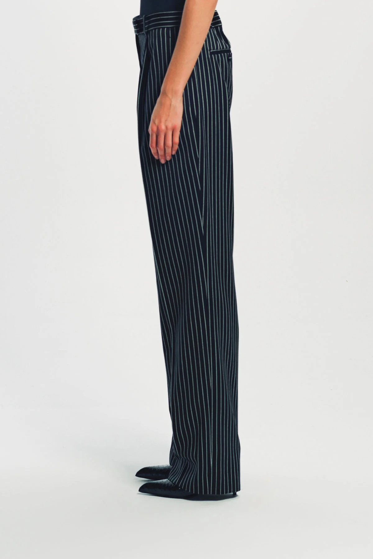 TOM FORD | STRIPED WOOL COTTON BARATHEA RELAXED PLEATED STRAIGHT PANTS - Image 3
