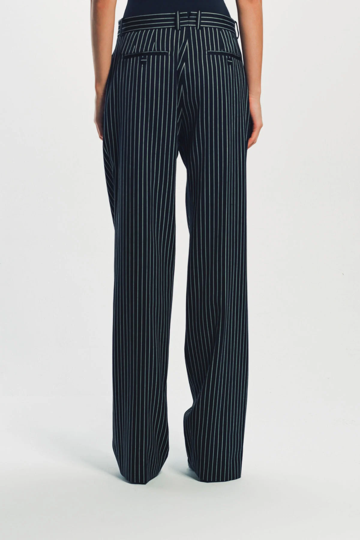 TOM FORD | STRIPED WOOL COTTON BARATHEA RELAXED PLEATED STRAIGHT PANTS - Image 4