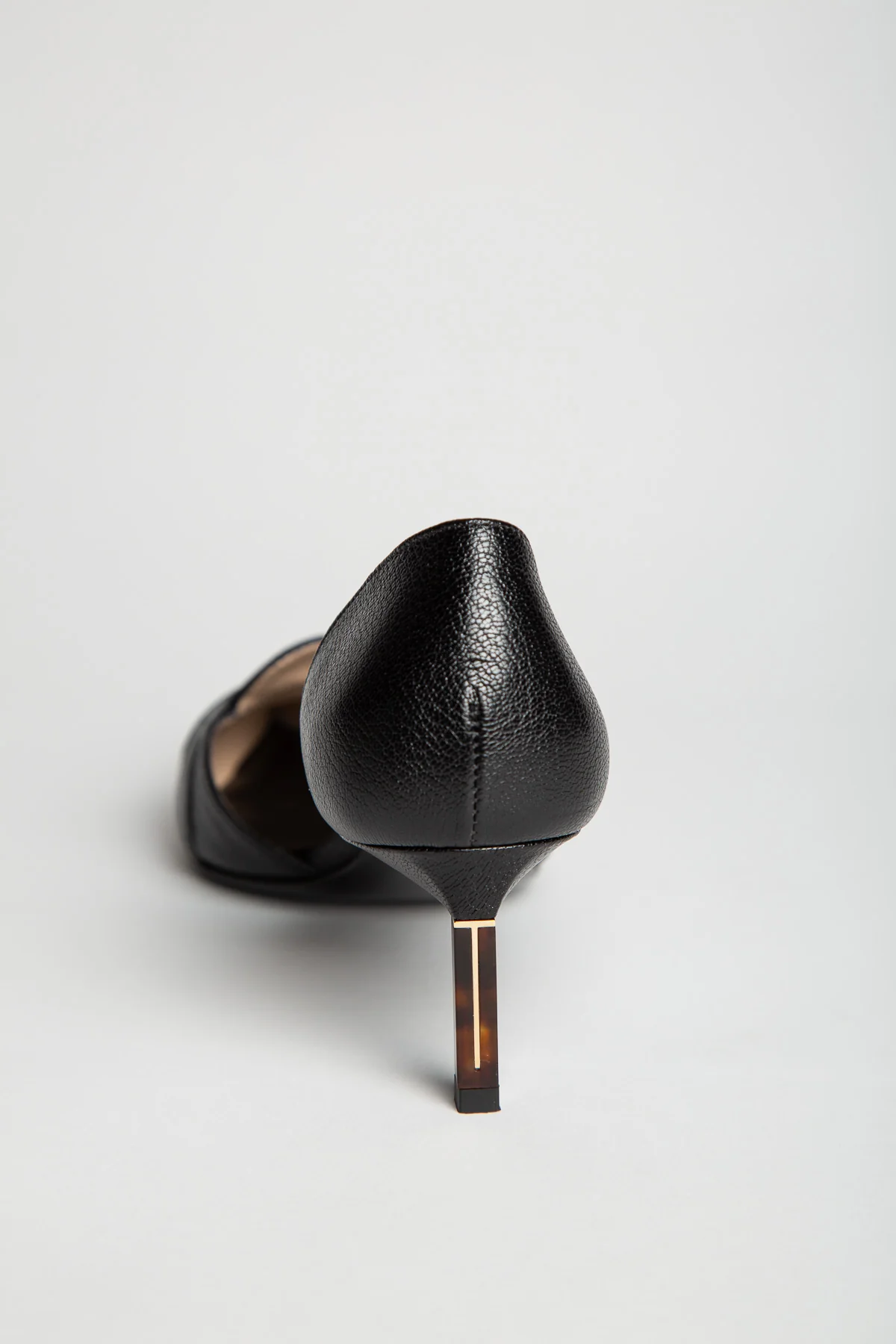 TOM FORD | SUPPLE GRAIN LEATHER EVA D'ORSAY PUMPS - Image 4