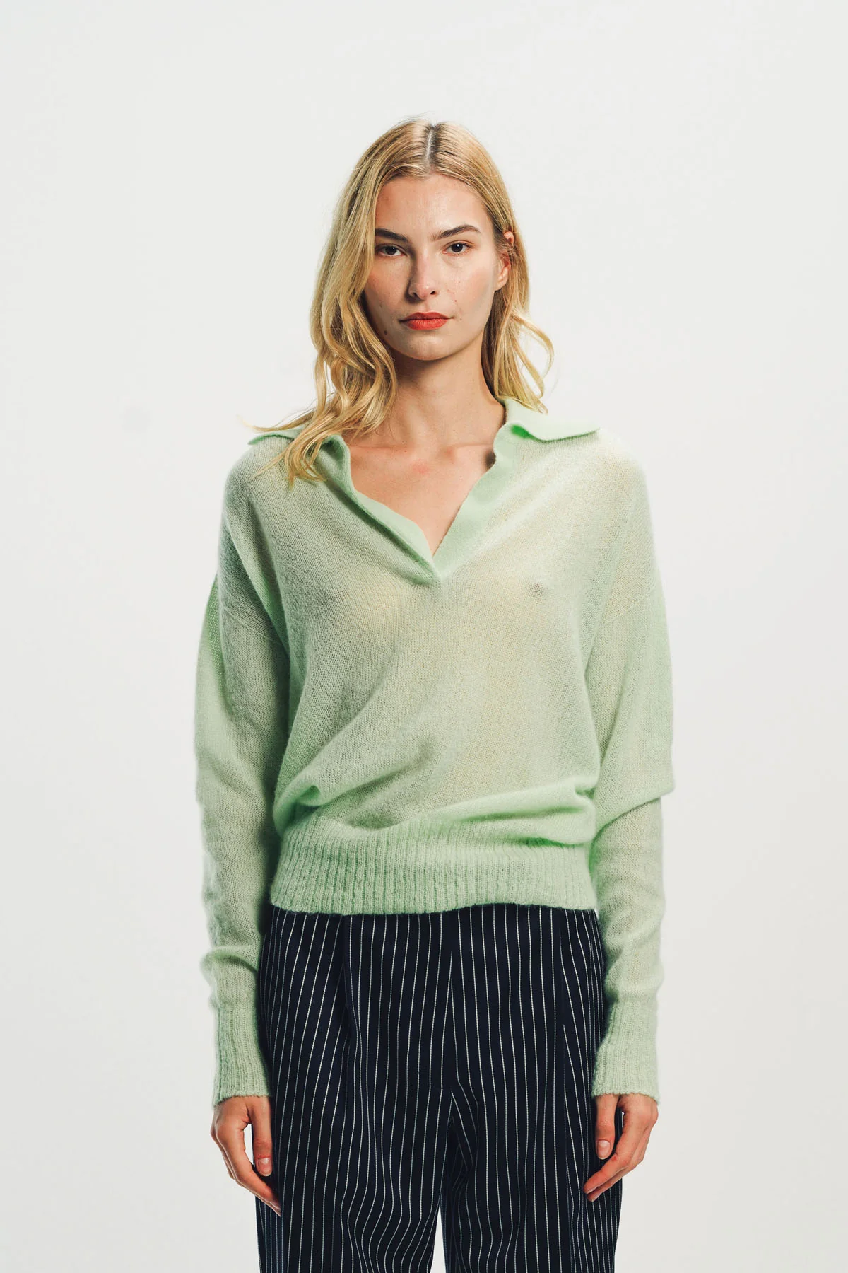 TOM FORD | ULTRASOFT CASHMERE SILK OVERSIZED OPEN POLO COLLAR KNIT - Image 2