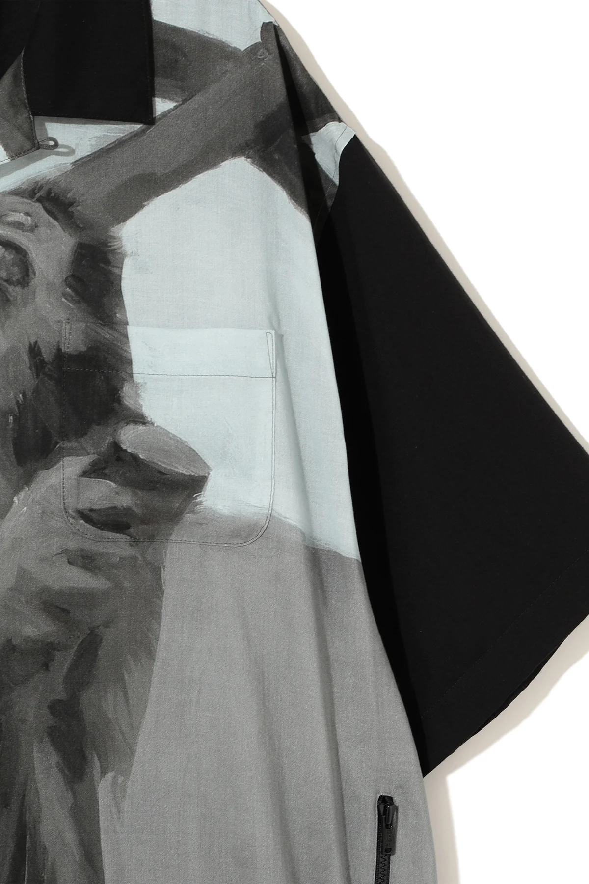 UNDERCOVER | GRAPHIC SHORT SLEEVE SHIRT - Image 4