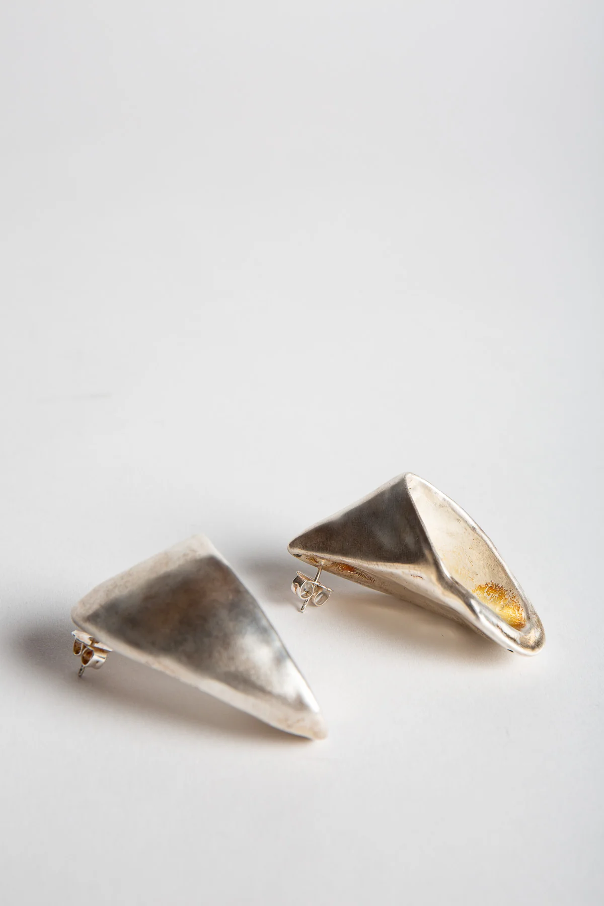 VAGUJHELYI | LARGE HOOF EARRINGS - Image 3