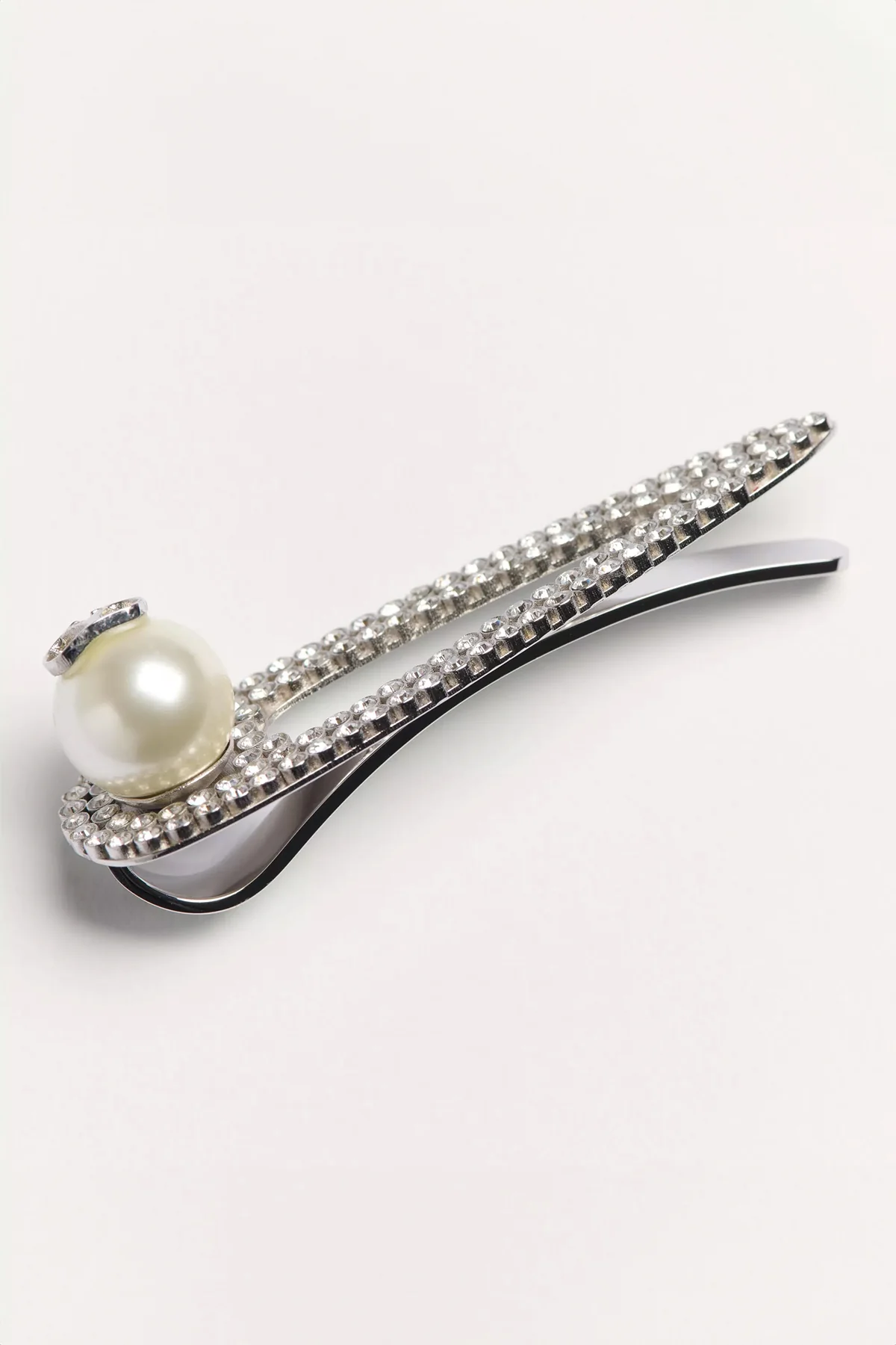 VALENTINO GARAVANI | VLOGO SIGNATURE METAL TIE CLIP WITH SWAROVSKI® CRYSTALS AND PEARL - Image 4
