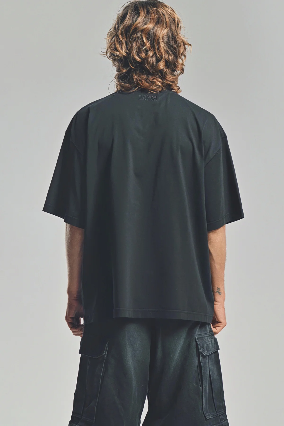 VETEMENTS | 'A NIGHT IN PARIS' OVERSIZED TEE - Image 4