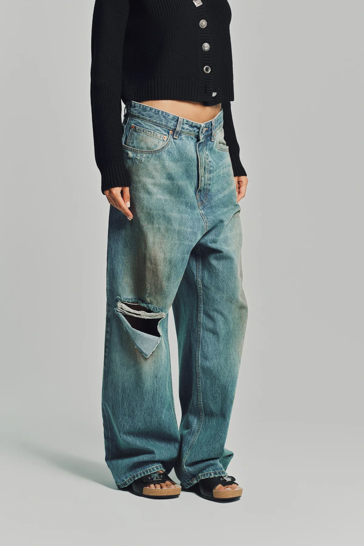 VETEMENTS | DISTRESSED BAGGY JEANS - Image 4