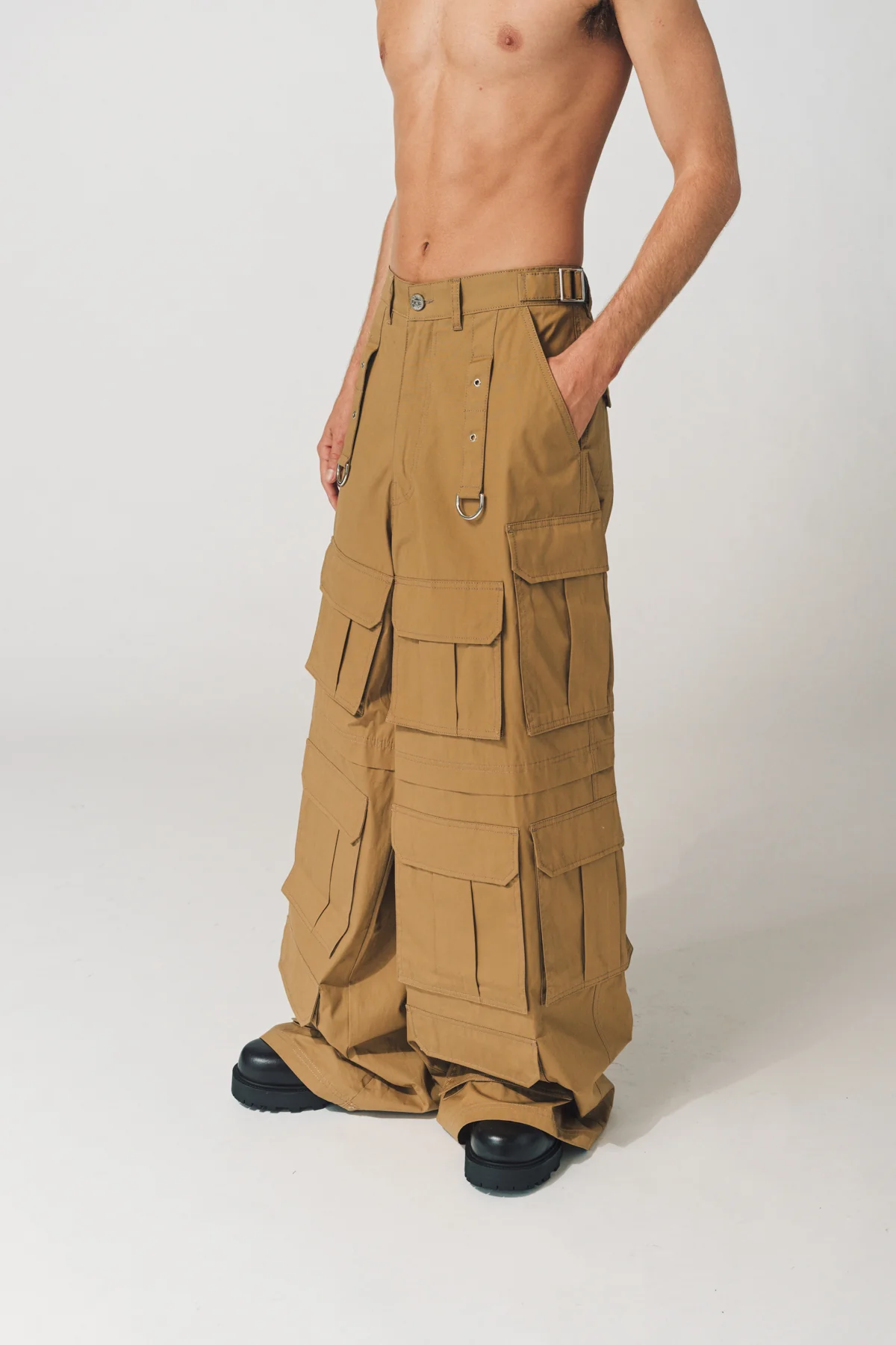 VETEMENTS | MULTIPOCKET CARGO PANTS - Image 2