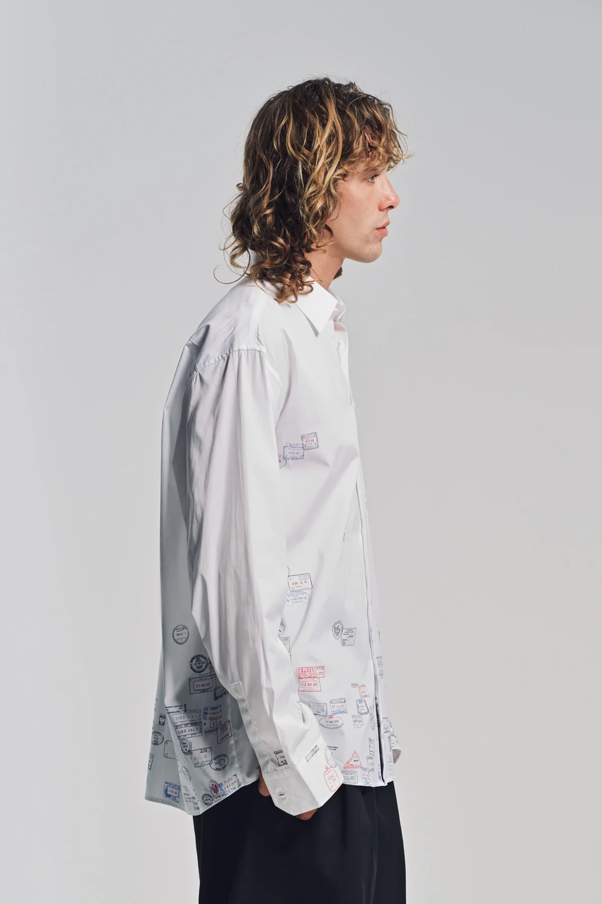 VETEMENTS | PASSPORT STAMPS LONG SLEEVE SHIRT - Image 5