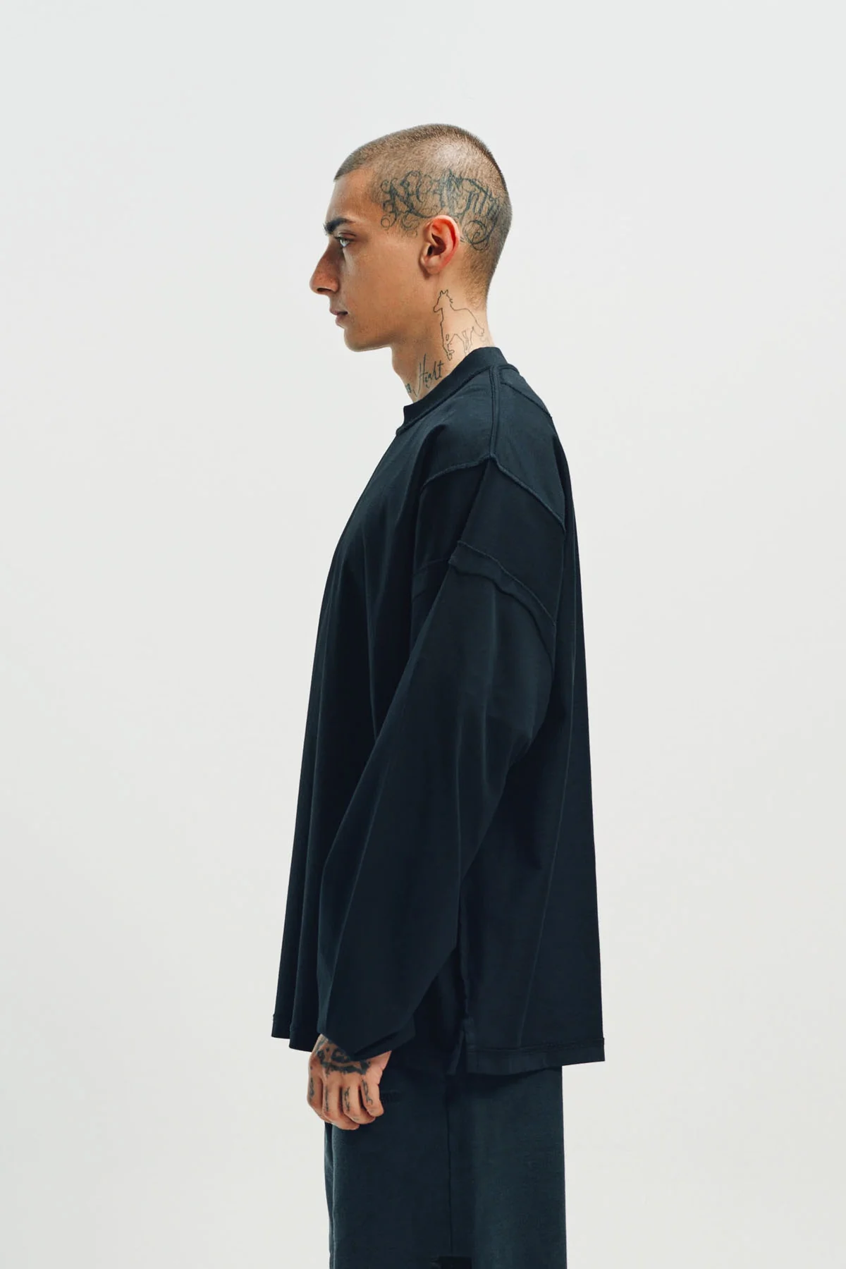 VETEMENTS | 'SHUT DOWN' EMBROIDERED REWORK LONG SLEEVE SHIRT - Image 3