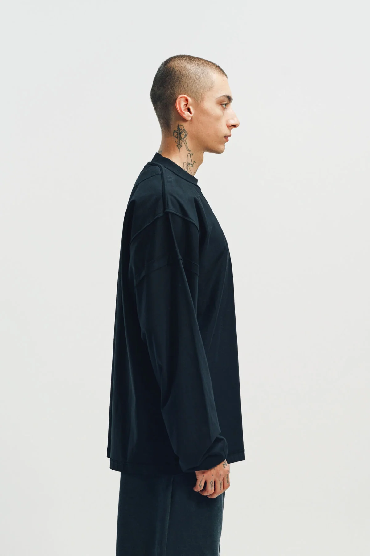 VETEMENTS | 'SHUT DOWN' EMBROIDERED REWORK LONG SLEEVE SHIRT - Image 5