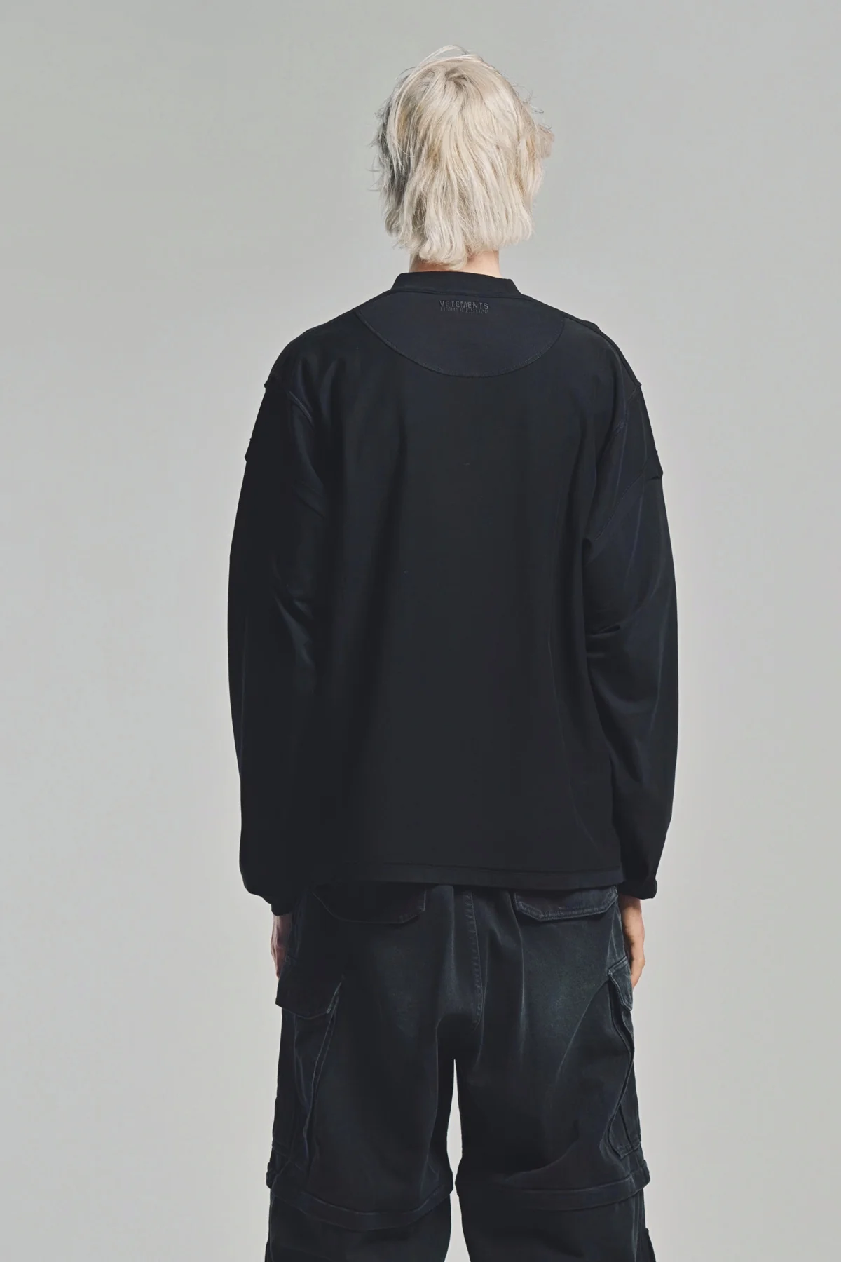 VETEMENTS | 'SHUT DOWN' EMBROIDERED REWORK LONG SLEEVE SHIRT - Image 4