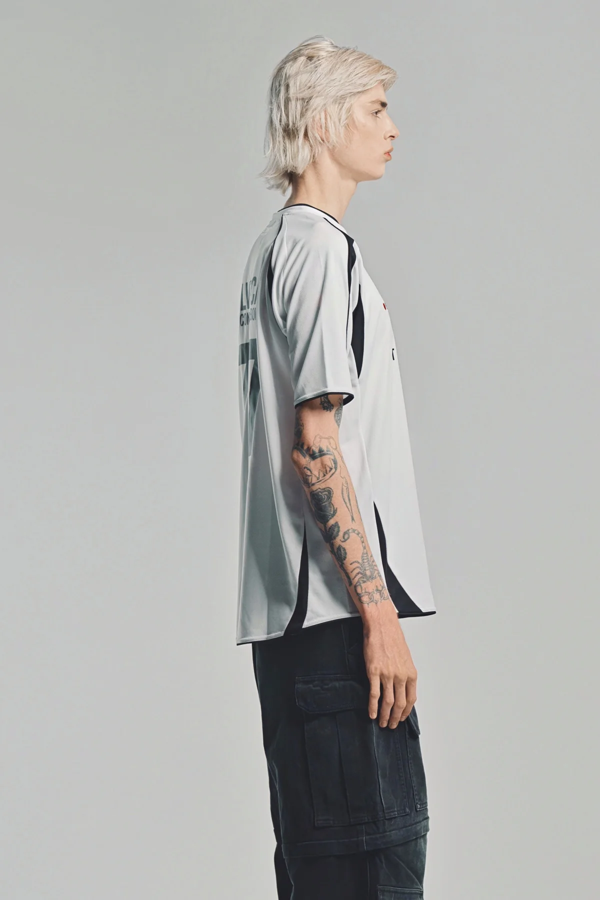 VETEMENTS | TRADEMARK FOOTBALL JERSEY - Image 5