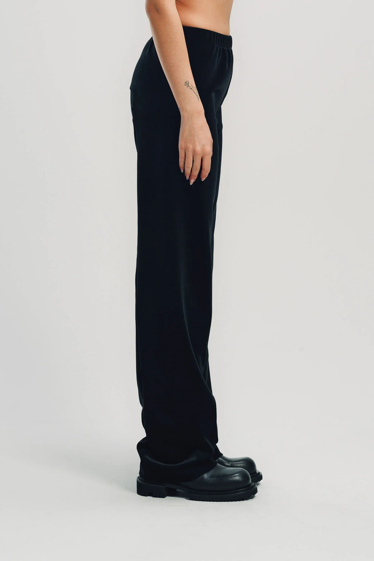 VETEMENTS | VELVET FITTED PANTS - Image 3