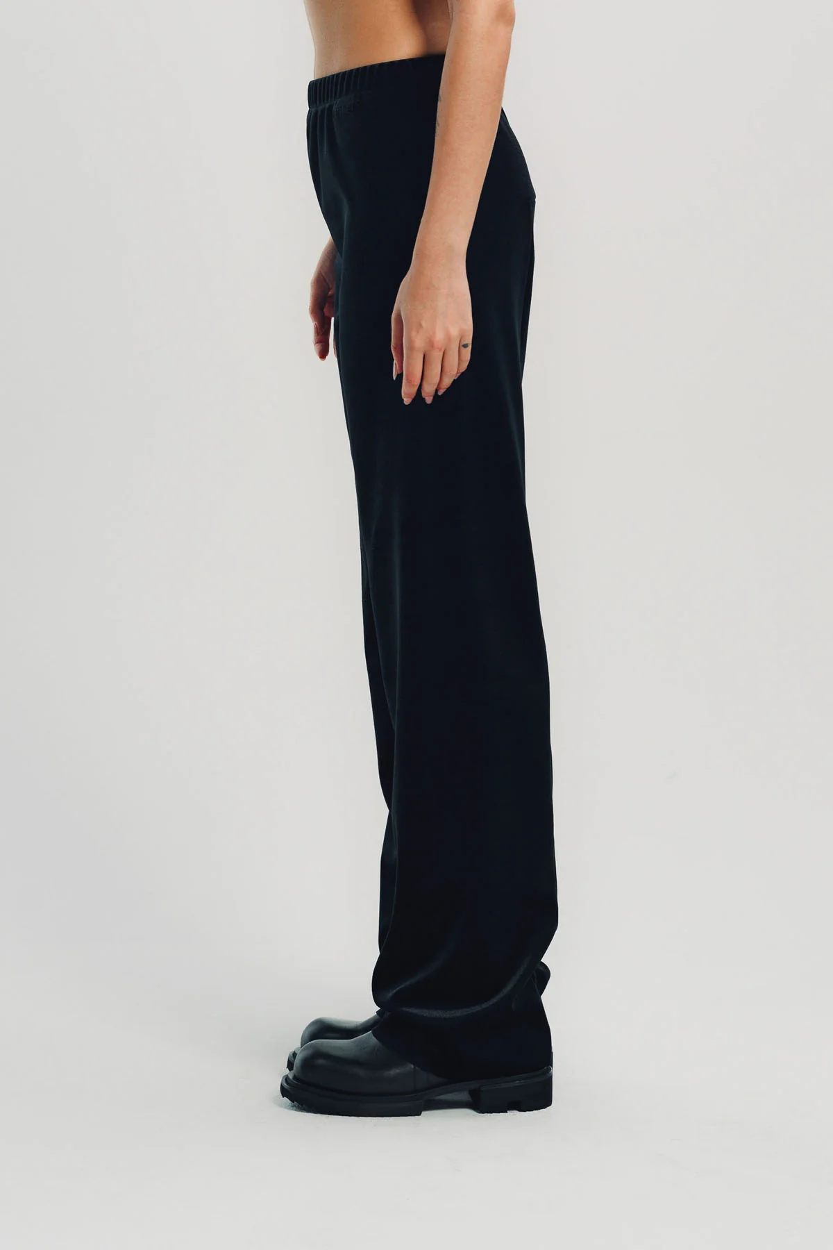 VETEMENTS | VELVET FITTED PANTS - Image 5
