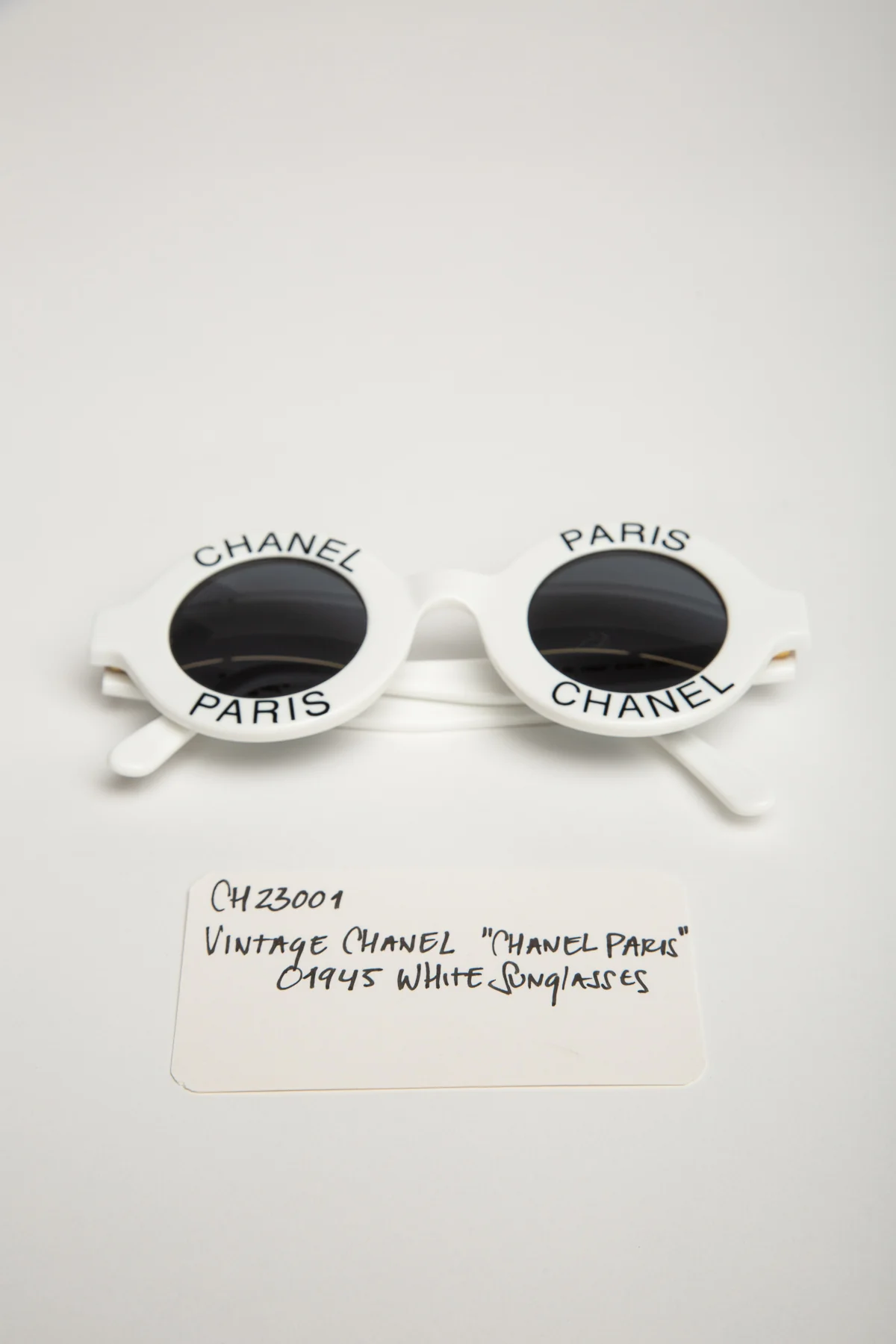 VINTAGE CHANEL | CHANEL PARIS SUNGLASSES - Image 4